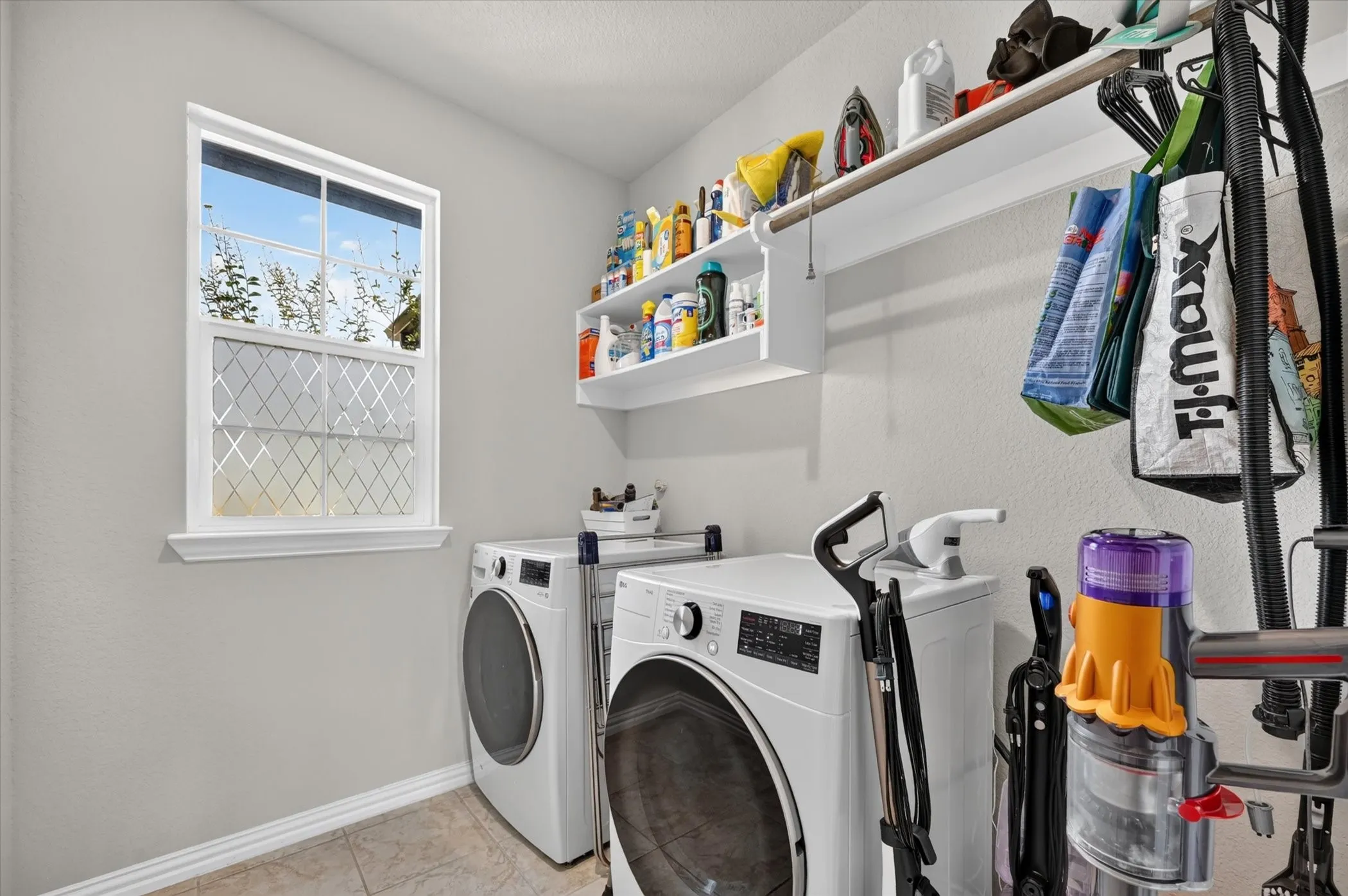 Single Family Residence For Sale in Denton County , 13416 Sage Meadow Circle, Sanger, Texas 76266, 4 Bedroom, 3 Bathroom, 5 Garage spaces, 2,496 Sqft, built in 2022, mls#21367353, Real Estate Agent in Sanger, Homes For Sale in Denton county, Homes For Sale in Sanger, Realtor in Sanger Texas, Real Estate Brokerage Independent Realty Texas, Luminita Cordes Realtor