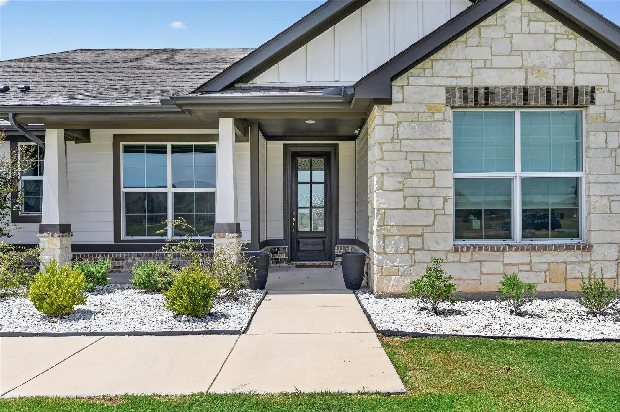 Single Family Residence For Sale in Denton County , 13416 Sage Meadow Circle, Sanger, Texas 76266, 4 Bedroom, 3 Bathroom, 5 Garage spaces, 2,496 Sqft, built in 2022, mls#21367353, Real Estate Agent in Sanger, Homes For Sale in Denton county, Homes For Sale in Sanger, Realtor in Sanger Texas, Real Estate Brokerage Independent Realty Texas, Luminita Cordes Realtor