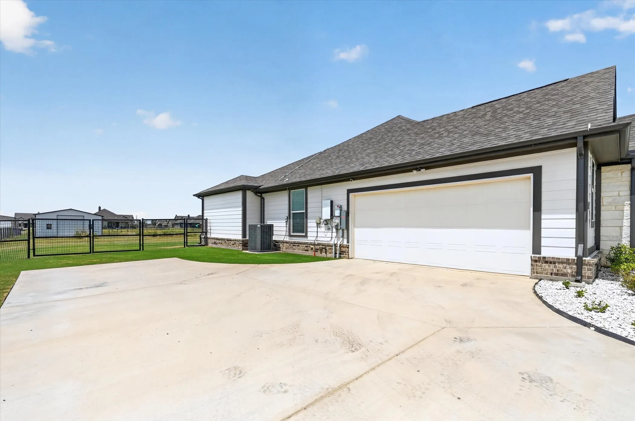 Single Family Residence For Sale in Denton County , 13416 Sage Meadow Circle, Sanger, Texas 76266, 4 Bedroom, 3 Bathroom, 5 Garage spaces, 2,496 Sqft, built in 2022, mls#21367353, Real Estate Agent in Sanger, Homes For Sale in Denton county, Homes For Sale in Sanger, Realtor in Sanger Texas, Real Estate Brokerage Independent Realty Texas, Luminita Cordes Realtor