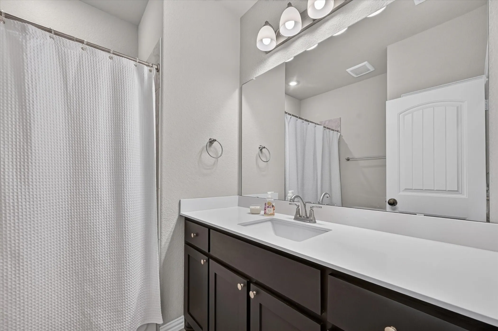 Single Family Residence For Sale in Denton County , 13416 Sage Meadow Circle, Sanger, Texas 76266, 4 Bedroom, 3 Bathroom, 5 Garage spaces, 2,496 Sqft, built in 2022, mls#21367353, Real Estate Agent in Sanger, Homes For Sale in Denton county, Homes For Sale in Sanger, Realtor in Sanger Texas, Real Estate Brokerage Independent Realty Texas, Luminita Cordes Realtor