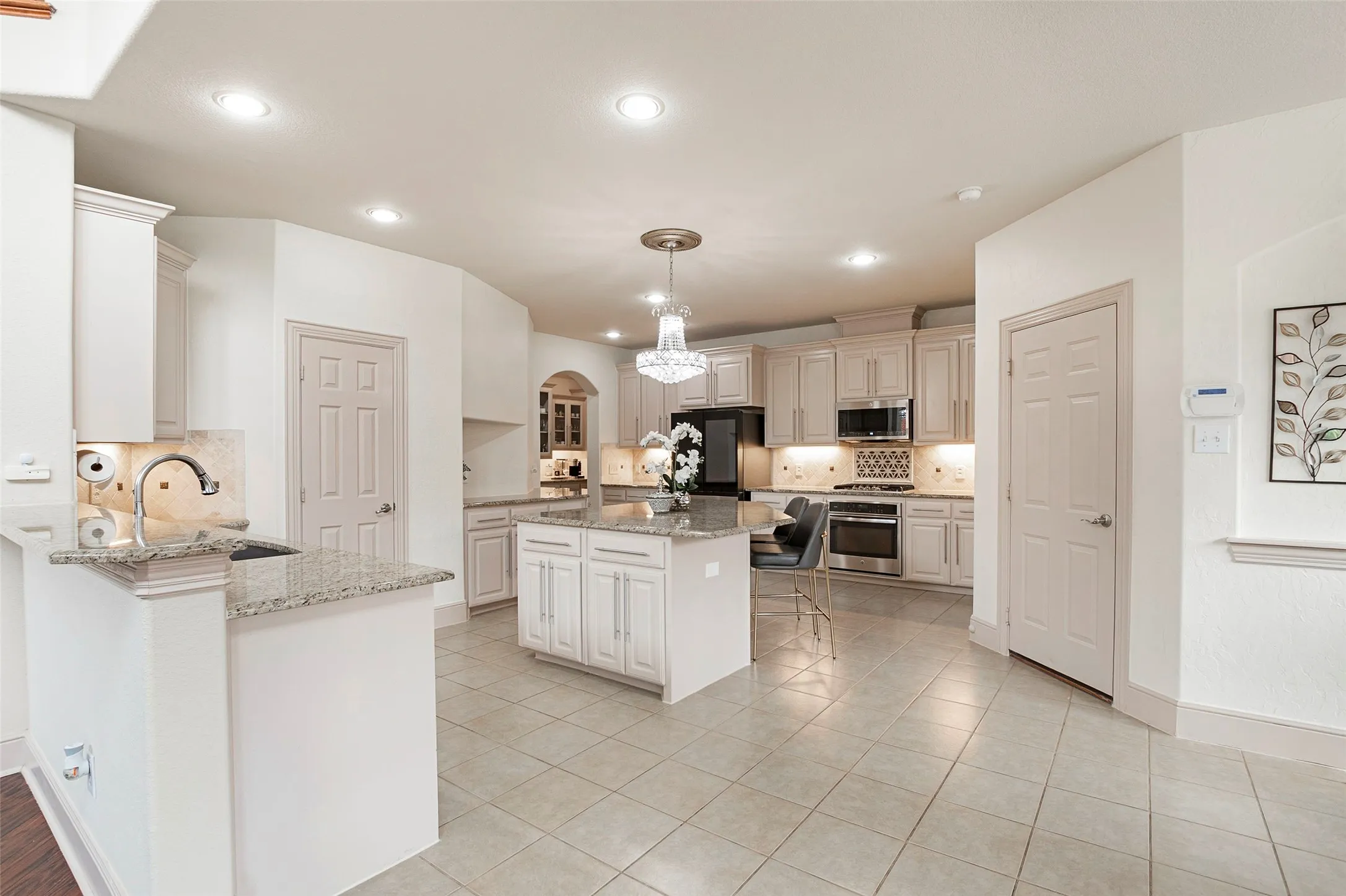 Single Family Residence For Sale in Denton County , 1658 Coldstone Drive, Frisco, Texas 75034, 6 Bedroom, 4 Bathroom, 3 Garage spaces, 4,173 Sqft, built in 2006, mls#21369567, Real Estate Agent in Frisco, Homes For Sale in Denton county, Homes For Sale in Frisco, Realtor in Frisco Texas, Real Estate Brokerage Independent Realty Texas, Luminita Cordes Realtor