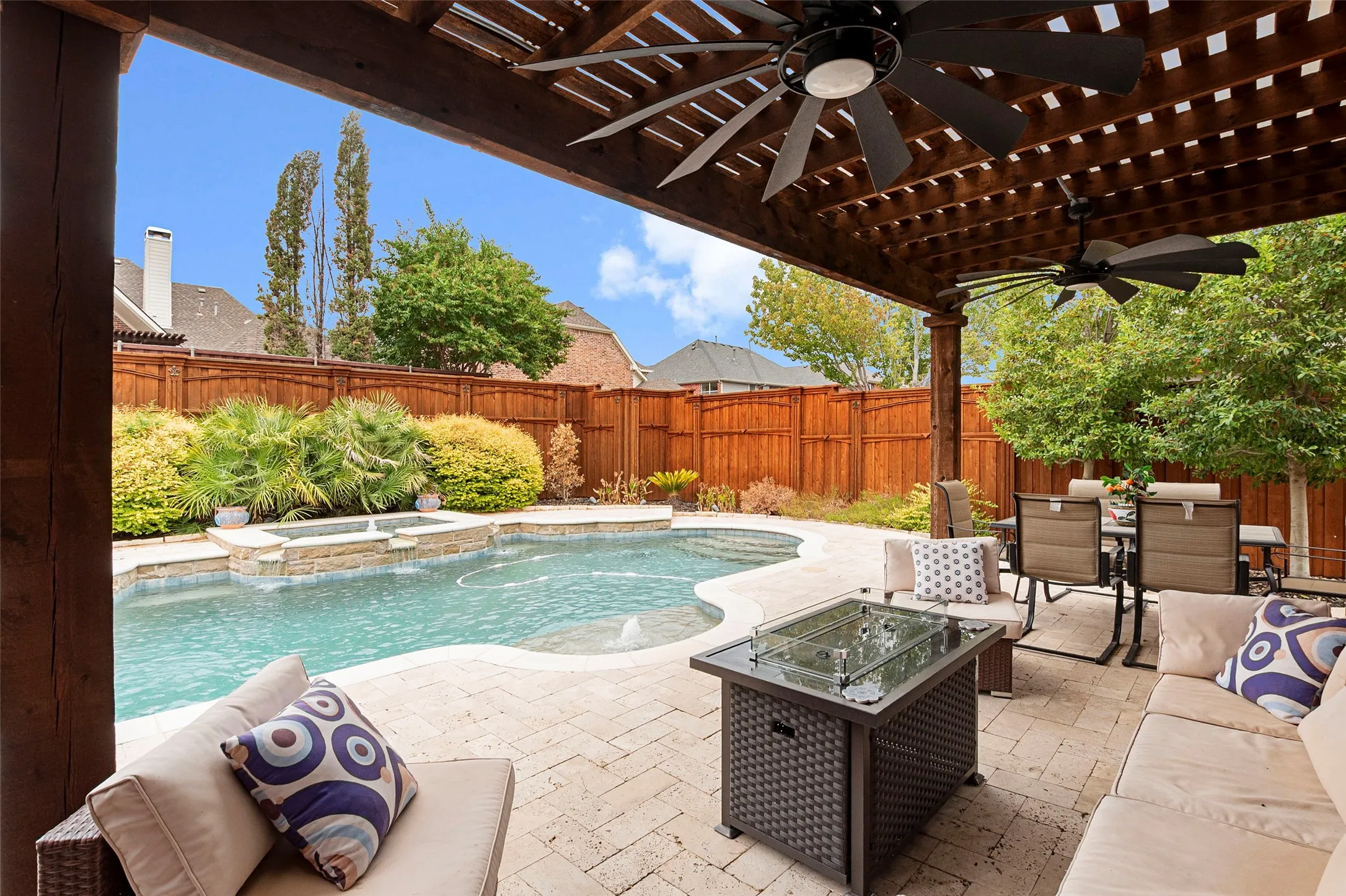 Single Family Residence For Sale in Denton County , 1658 Coldstone Drive, Frisco, Texas 75034, 6 Bedroom, 4 Bathroom, 3 Garage spaces, 4,173 Sqft, built in 2006, mls#21369567, Real Estate Agent in Frisco, Homes For Sale in Denton county, Homes For Sale in Frisco, Realtor in Frisco Texas, Real Estate Brokerage Independent Realty Texas, Luminita Cordes Realtor