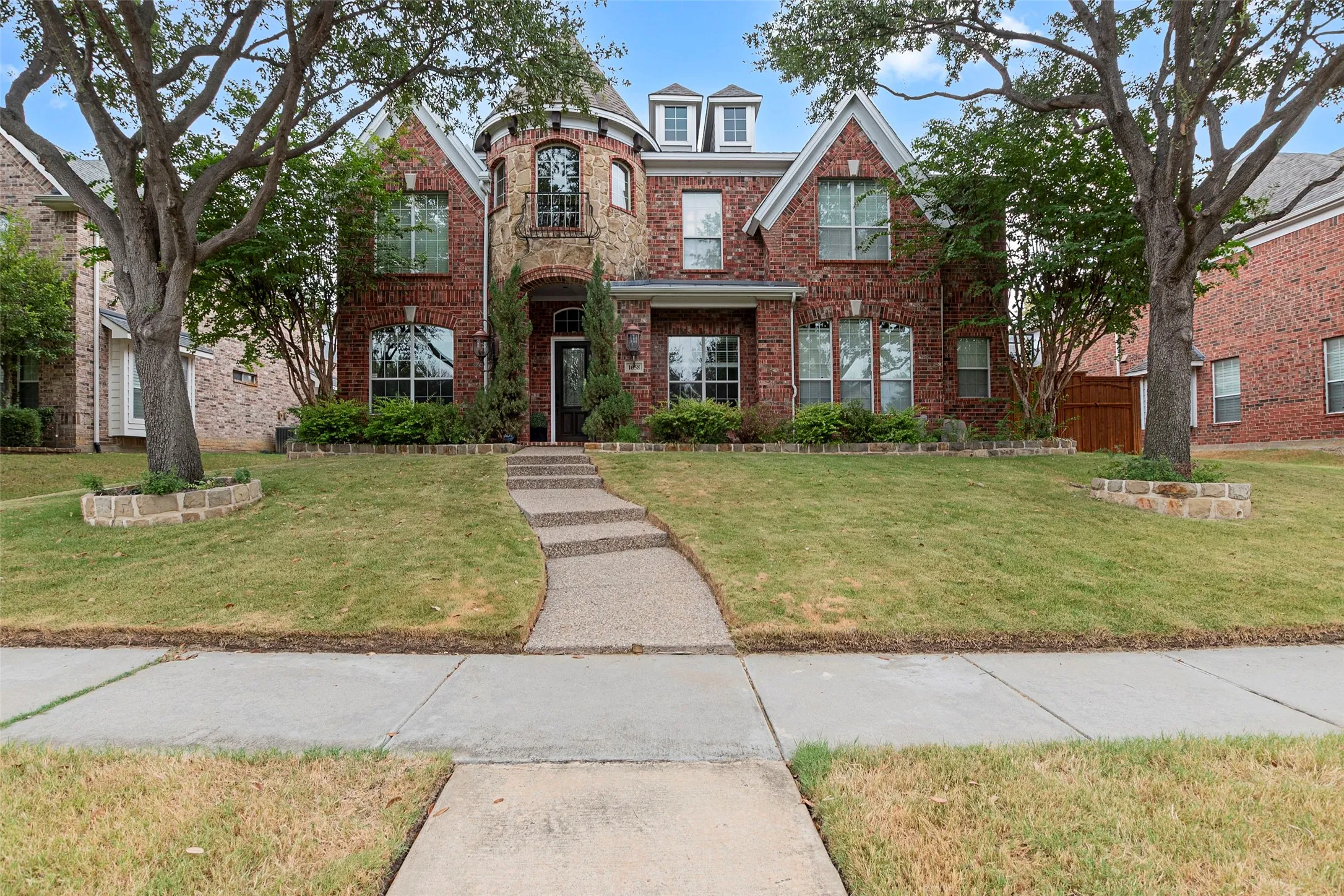 Single Family Residence For Sale in Denton County , 1658 Coldstone Drive, Frisco, Texas 75034, 6 Bedroom, 4 Bathroom, 3 Garage spaces, 4,173 Sqft, built in 2006, mls#21369567, Real Estate Agent in Frisco, Homes For Sale in Denton county, Homes For Sale in Frisco, Realtor in Frisco Texas, Real Estate Brokerage Independent Realty Texas, Luminita Cordes Realtor