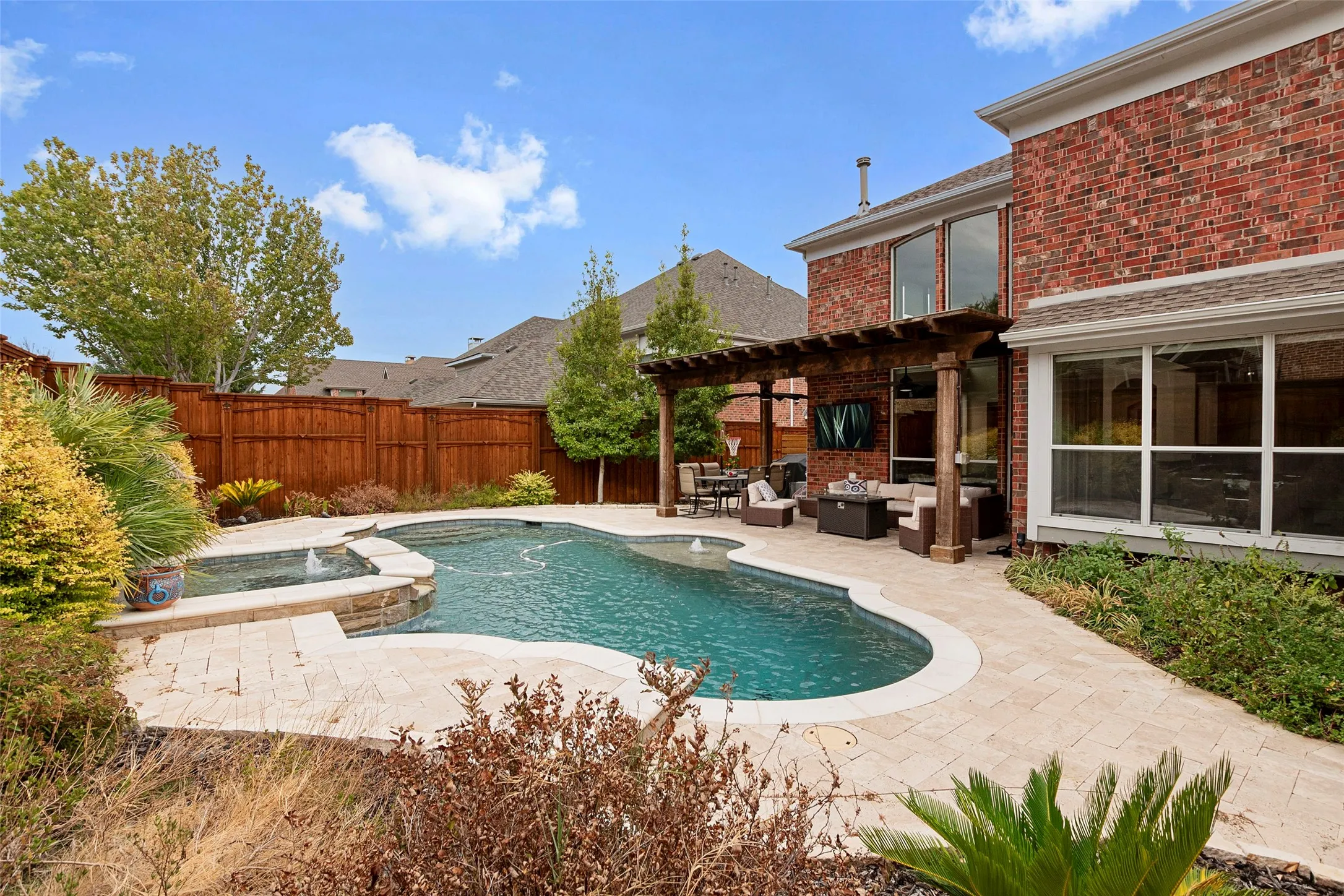 Single Family Residence For Sale in Denton County , 1658 Coldstone Drive, Frisco, Texas 75034, 6 Bedroom, 4 Bathroom, 3 Garage spaces, 4,173 Sqft, built in 2006, mls#21369567, Real Estate Agent in Frisco, Homes For Sale in Denton county, Homes For Sale in Frisco, Realtor in Frisco Texas, Real Estate Brokerage Independent Realty Texas, Luminita Cordes Realtor