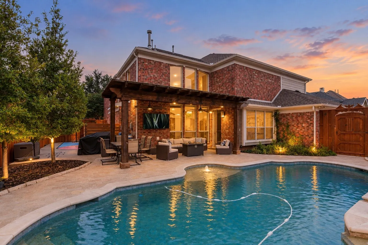Single Family Residence For Sale in Denton County , 1658 Coldstone Drive, Frisco, Texas 75034, 6 Bedroom, 4 Bathroom, 3 Garage spaces, 4,173 Sqft, built in 2006, mls#21369567, Real Estate Agent in Frisco, Homes For Sale in Denton county, Homes For Sale in Frisco, Realtor in Frisco Texas, Real Estate Brokerage Independent Realty Texas, Luminita Cordes Realtor