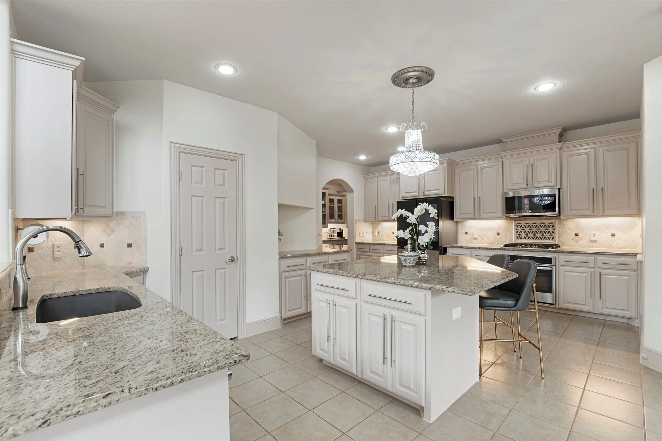 Single Family Residence For Sale in Denton County , 1658 Coldstone Drive, Frisco, Texas 75034, 6 Bedroom, 4 Bathroom, 3 Garage spaces, 4,173 Sqft, built in 2006, mls#21369567, Real Estate Agent in Frisco, Homes For Sale in Denton county, Homes For Sale in Frisco, Realtor in Frisco Texas, Real Estate Brokerage Independent Realty Texas, Luminita Cordes Realtor