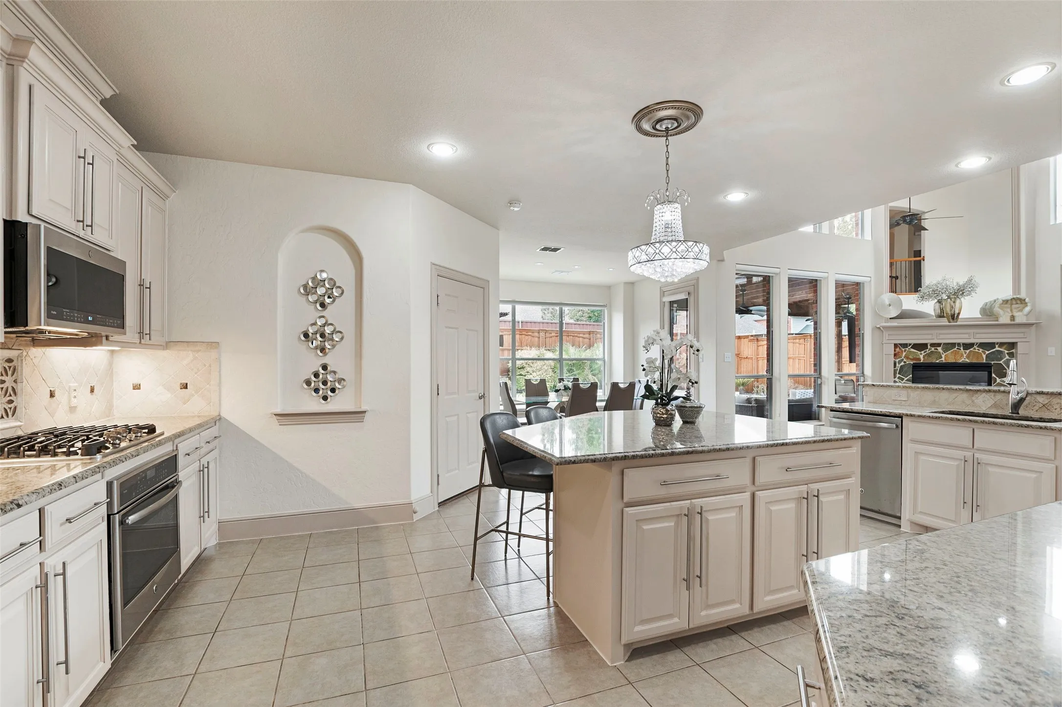 Single Family Residence For Sale in Denton County , 1658 Coldstone Drive, Frisco, Texas 75034, 6 Bedroom, 4 Bathroom, 3 Garage spaces, 4,173 Sqft, built in 2006, mls#21369567, Real Estate Agent in Frisco, Homes For Sale in Denton county, Homes For Sale in Frisco, Realtor in Frisco Texas, Real Estate Brokerage Independent Realty Texas, Luminita Cordes Realtor