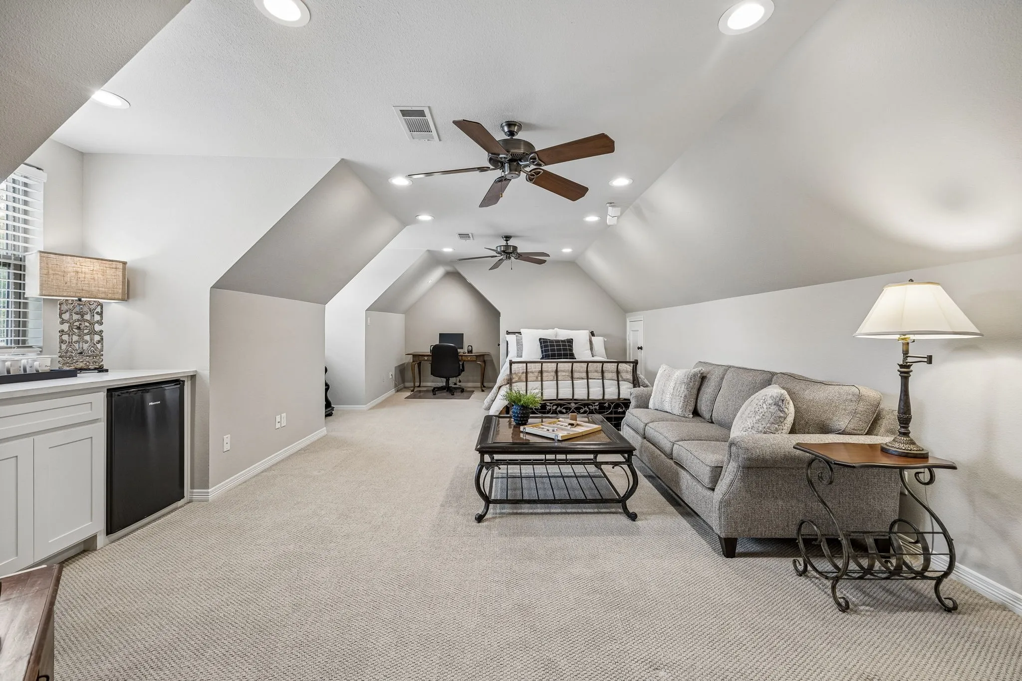 Single Family Residence For Sale in Denton County , 111 Stonecrest Road, Argyle, Texas 76226, 5 Bedroom, 7 Bathroom, 3 Garage spaces, 5,135 Sqft, built in 1994, mls#21369596, Real Estate Agent in Argyle, Homes For Sale in Denton county, Homes For Sale in Argyle, Realtor in Argyle Texas, Real Estate Brokerage Independent Realty Texas, Luminita Cordes Realtor