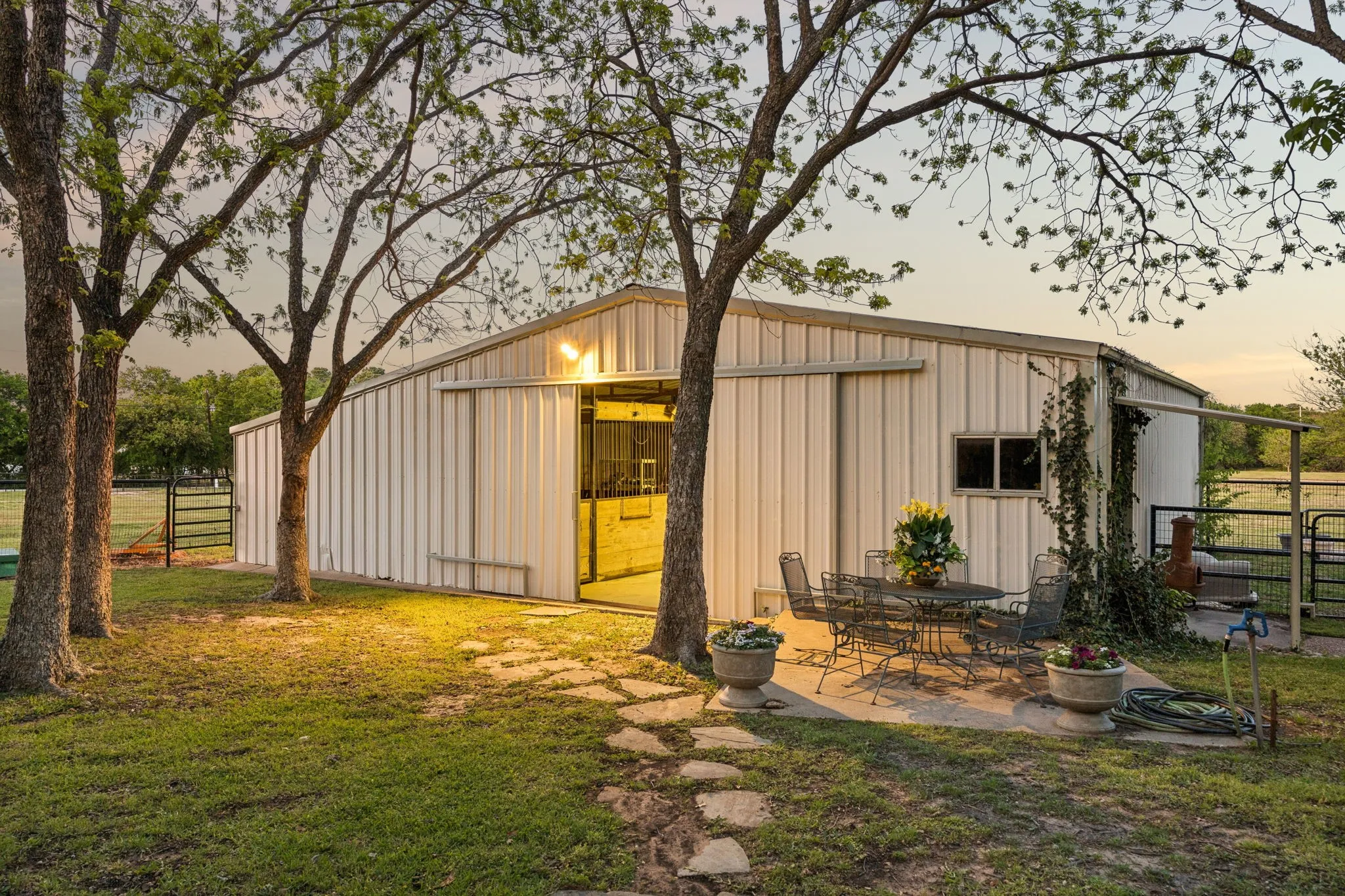 Single Family Residence For Sale in Denton County , 111 Stonecrest Road, Argyle, Texas 76226, 5 Bedroom, 7 Bathroom, 3 Garage spaces, 5,135 Sqft, built in 1994, mls#21369596, Real Estate Agent in Argyle, Homes For Sale in Denton county, Homes For Sale in Argyle, Realtor in Argyle Texas, Real Estate Brokerage Independent Realty Texas, Luminita Cordes Realtor
