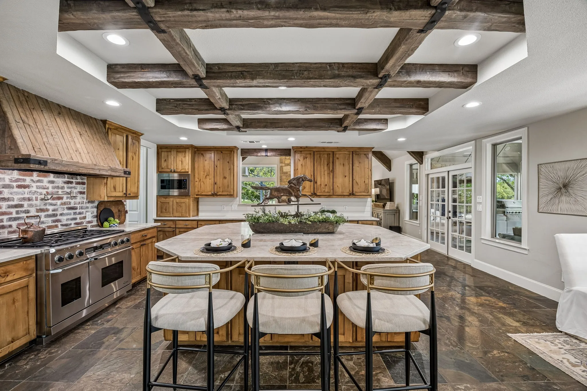 Single Family Residence For Sale in Denton County , 111 Stonecrest Road, Argyle, Texas 76226, 5 Bedroom, 7 Bathroom, 3 Garage spaces, 5,135 Sqft, built in 1994, mls#21369596, Real Estate Agent in Argyle, Homes For Sale in Denton county, Homes For Sale in Argyle, Realtor in Argyle Texas, Real Estate Brokerage Independent Realty Texas, Luminita Cordes Realtor