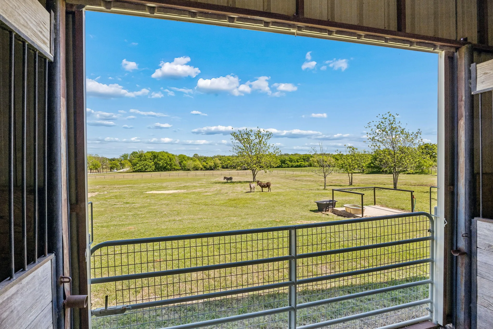 Single Family Residence For Sale in Denton County , 111 Stonecrest Road, Argyle, Texas 76226, 5 Bedroom, 7 Bathroom, 3 Garage spaces, 5,135 Sqft, built in 1994, mls#21369596, Real Estate Agent in Argyle, Homes For Sale in Denton county, Homes For Sale in Argyle, Realtor in Argyle Texas, Real Estate Brokerage Independent Realty Texas, Luminita Cordes Realtor