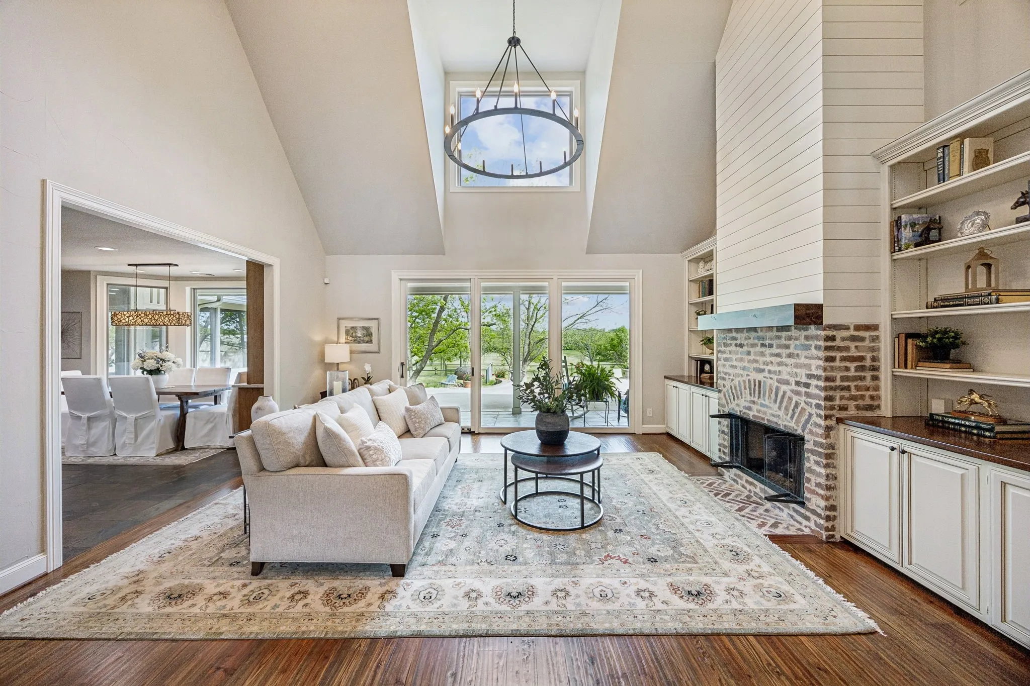 Single Family Residence For Sale in Denton County , 111 Stonecrest Road, Argyle, Texas 76226, 5 Bedroom, 7 Bathroom, 3 Garage spaces, 5,135 Sqft, built in 1994, mls#21369596, Real Estate Agent in Argyle, Homes For Sale in Denton county, Homes For Sale in Argyle, Realtor in Argyle Texas, Real Estate Brokerage Independent Realty Texas, Luminita Cordes Realtor
