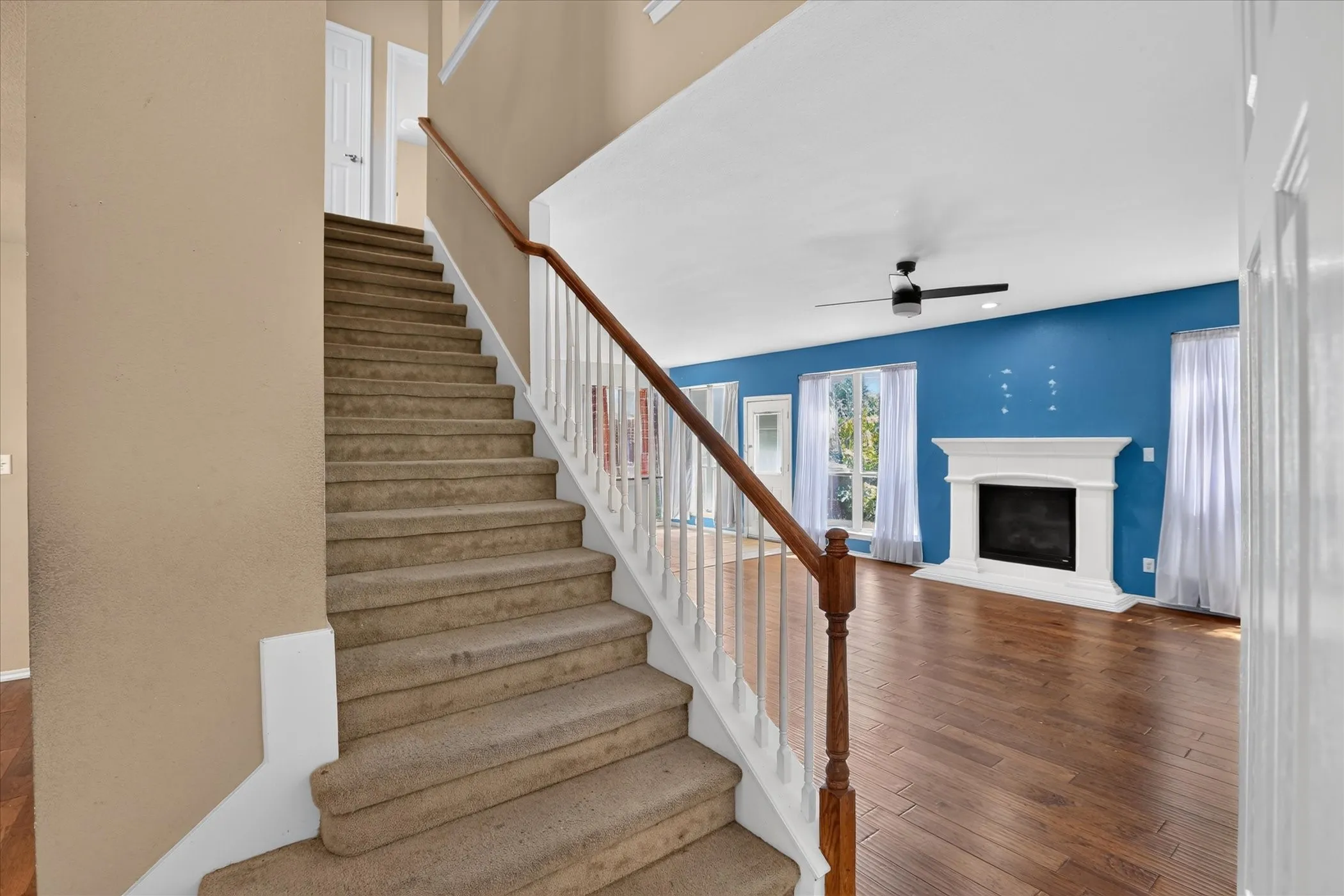 Single Family Residence For Sale in Dallas County , 8646 Granville Drive, Dallas, Texas 75249, 4 Bedroom, 3 Bathroom, 2 Garage spaces, 2,561 Sqft, built in 2004, mls#21369264, Real Estate Agent in Dallas, Homes For Sale in Dallas county, Homes For Sale in Dallas, Realtor in Dallas Texas, Real Estate Brokerage Independent Realty Texas, Luminita Cordes Realtor