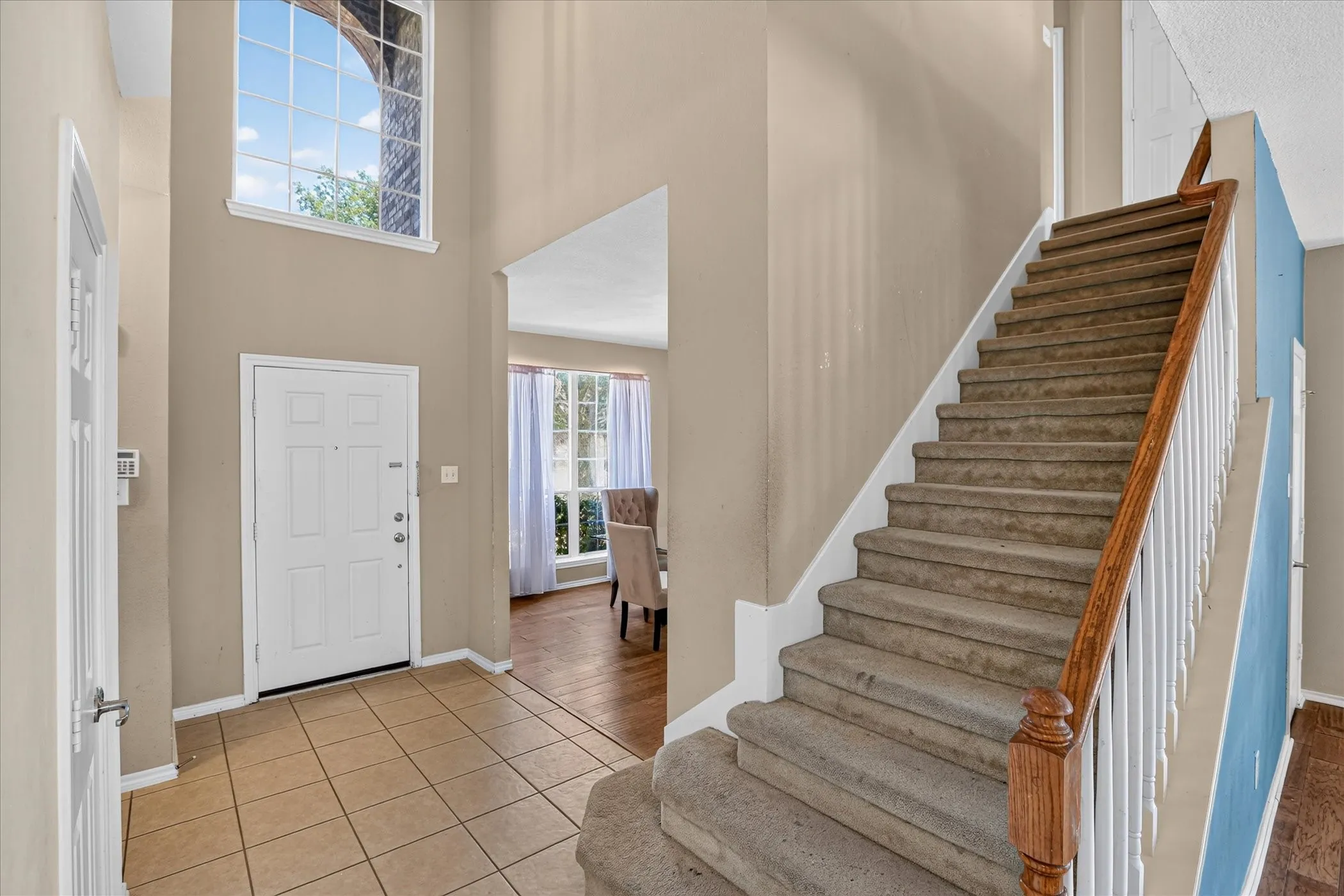 Single Family Residence For Sale in Dallas County , 8646 Granville Drive, Dallas, Texas 75249, 4 Bedroom, 3 Bathroom, 2 Garage spaces, 2,561 Sqft, built in 2004, mls#21369264, Real Estate Agent in Dallas, Homes For Sale in Dallas county, Homes For Sale in Dallas, Realtor in Dallas Texas, Real Estate Brokerage Independent Realty Texas, Luminita Cordes Realtor