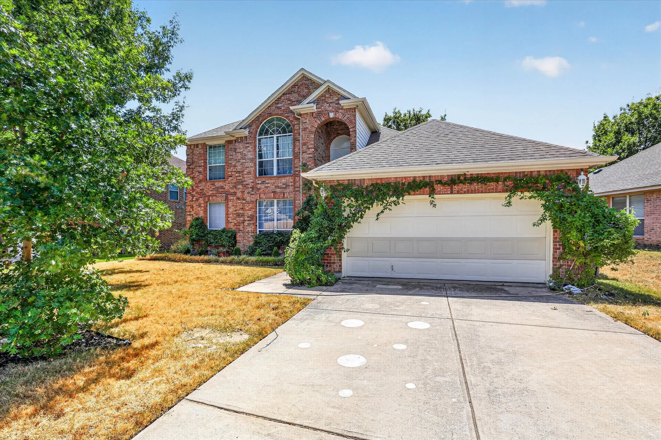 Single Family Residence For Sale in Dallas County , 8646 Granville Drive, Dallas, Texas 75249, 4 Bedroom, 3 Bathroom, 2 Garage spaces, 2,561 Sqft, built in 2004, mls#21369264, Real Estate Agent in Dallas, Homes For Sale in Dallas county, Homes For Sale in Dallas, Realtor in Dallas Texas, Real Estate Brokerage Independent Realty Texas, Luminita Cordes Realtor