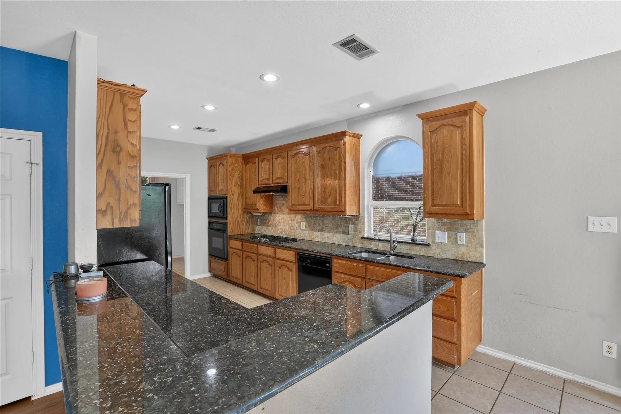 Single Family Residence For Sale in Dallas County , 8646 Granville Drive, Dallas, Texas 75249, 4 Bedroom, 3 Bathroom, 2 Garage spaces, 2,561 Sqft, built in 2004, mls#21369264, Real Estate Agent in Dallas, Homes For Sale in Dallas county, Homes For Sale in Dallas, Realtor in Dallas Texas, Real Estate Brokerage Independent Realty Texas, Luminita Cordes Realtor