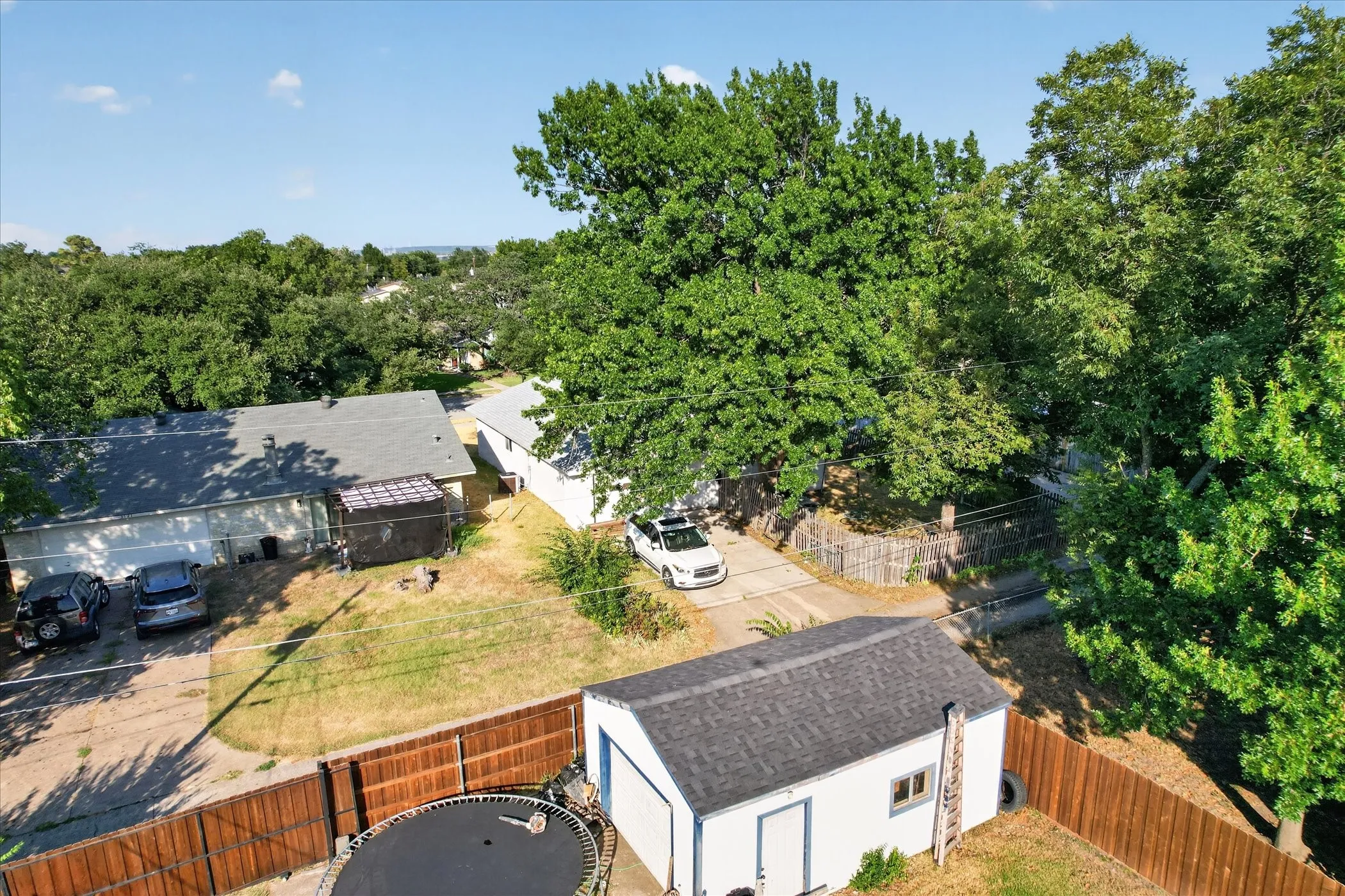 Single Family Residence For Sale in Dallas County , 3125 Rainbow Drive, Grand Prairie, Texas 75052, 3 Bedroom, 2 Bathroom, 2 Garage spaces, 1,380 Sqft, built in 1972, mls#21369607, Real Estate Agent in Grand Prairie, Homes For Sale in Dallas county, Homes For Sale in Grand Prairie, Realtor in Grand Prairie Texas, Real Estate Brokerage Independent Realty Texas, Luminita Cordes Realtor