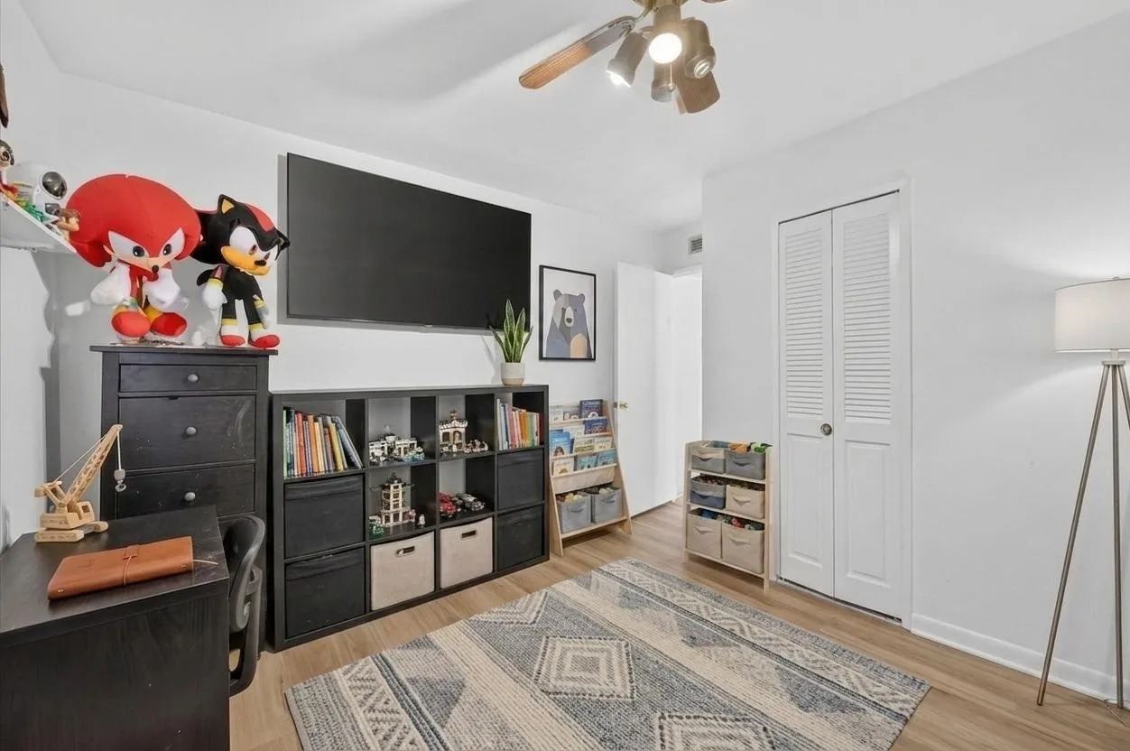 Single Family Residence For Sale in Dallas County , 3125 Rainbow Drive, Grand Prairie, Texas 75052, 3 Bedroom, 2 Bathroom, 2 Garage spaces, 1,380 Sqft, built in 1972, mls#21369607, Real Estate Agent in Grand Prairie, Homes For Sale in Dallas county, Homes For Sale in Grand Prairie, Realtor in Grand Prairie Texas, Real Estate Brokerage Independent Realty Texas, Luminita Cordes Realtor