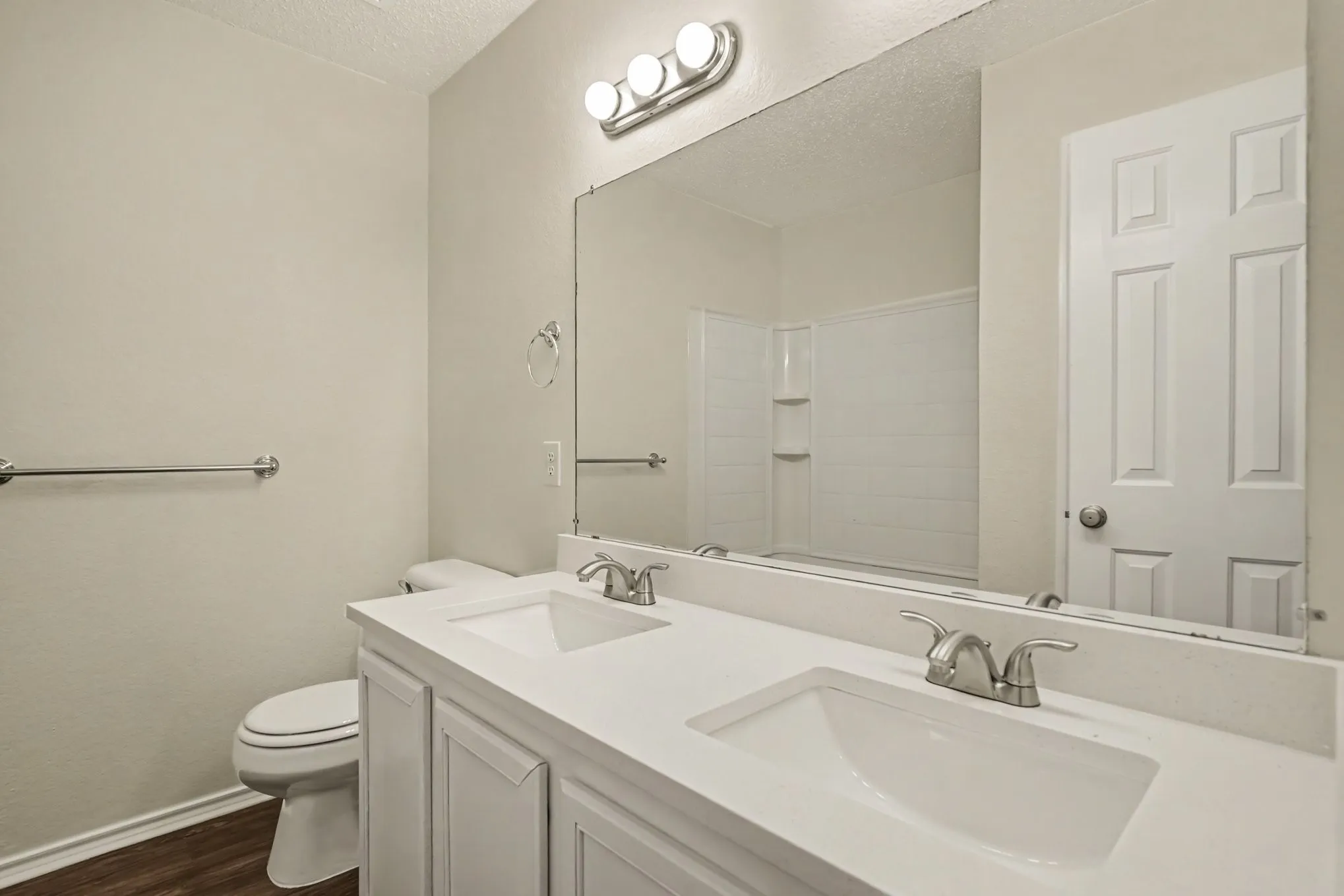 Single Family Residence For Sale in Tarrant County , 1404 Sunflower Court, Burleson, Texas 76028, 4 Bedroom, 3 Bathroom, 2 Garage spaces, 2,456 Sqft, built in 2005, mls#21367574, Real Estate Agent in Burleson, Homes For Sale in Tarrant county, Homes For Sale in Burleson, Realtor in Burleson Texas, Real Estate Brokerage Independent Realty Texas, Luminita Cordes Realtor