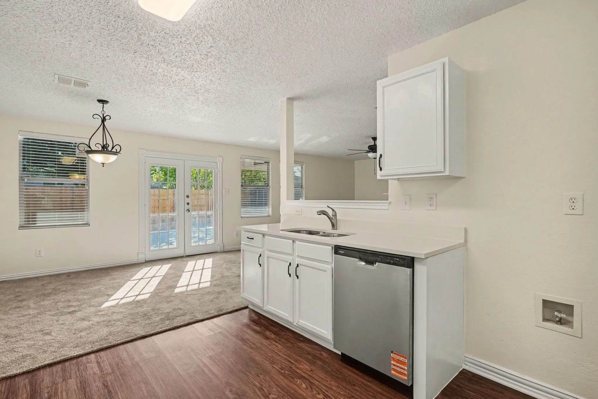 Single Family Residence For Sale in Tarrant County , 1404 Sunflower Court, Burleson, Texas 76028, 4 Bedroom, 3 Bathroom, 2 Garage spaces, 2,456 Sqft, built in 2005, mls#21367574, Real Estate Agent in Burleson, Homes For Sale in Tarrant county, Homes For Sale in Burleson, Realtor in Burleson Texas, Real Estate Brokerage Independent Realty Texas, Luminita Cordes Realtor