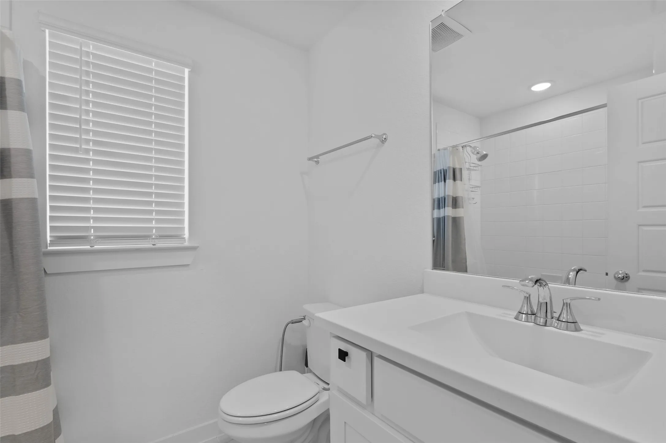 Single Family Residence For Sale in Denton County , 2448 Halter Drive, Aubrey, Texas 76227, 4 Bedroom, 4 Bathroom, 2 Garage spaces, 2,895 Sqft, built in 2024, mls#21369168, Real Estate Agent in Aubrey, Homes For Sale in Denton county, Homes For Sale in Aubrey, Realtor in Aubrey Texas, Real Estate Brokerage Independent Realty Texas, Luminita Cordes Realtor