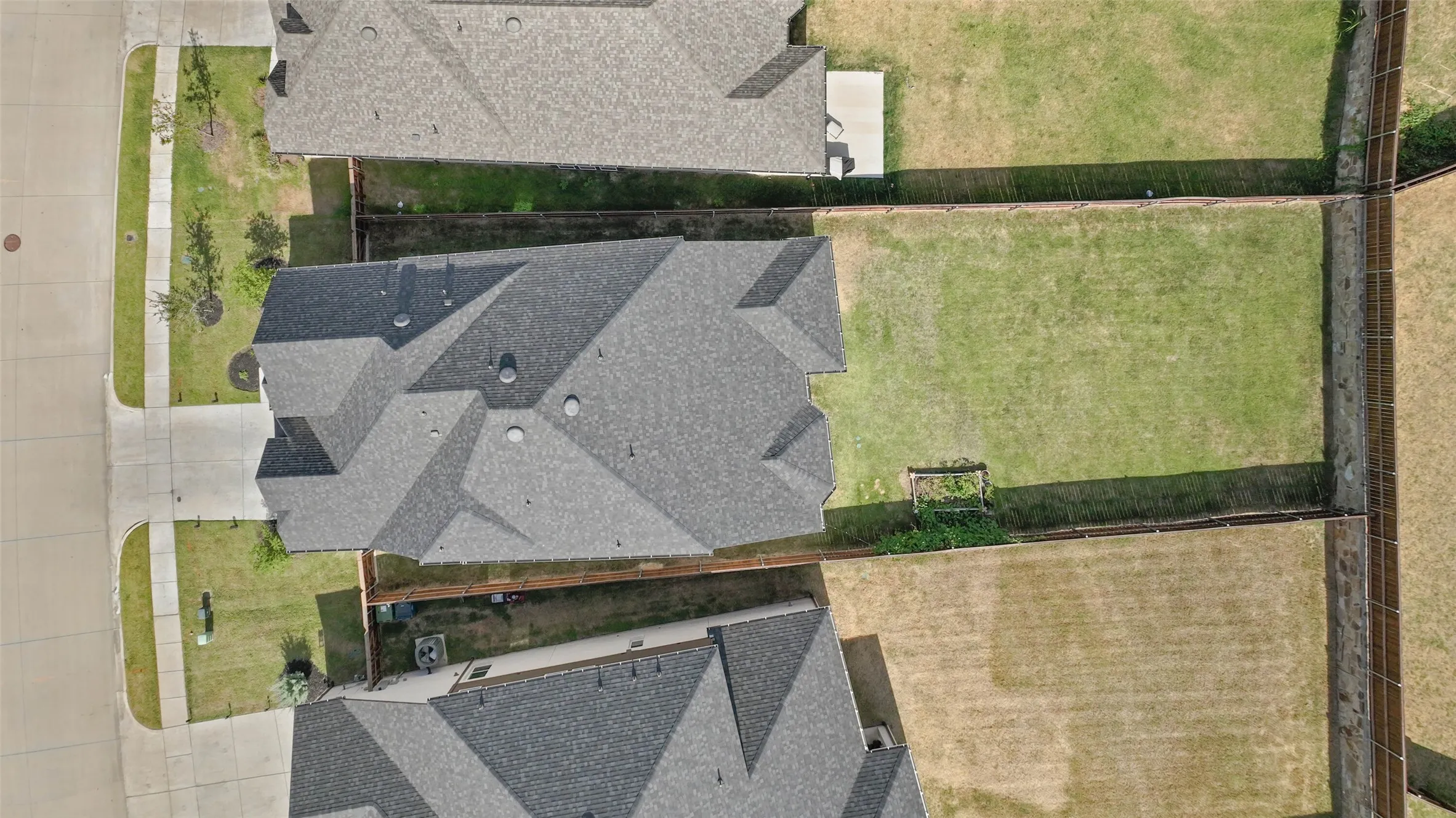 Single Family Residence For Sale in Denton County , 2448 Halter Drive, Aubrey, Texas 76227, 4 Bedroom, 4 Bathroom, 2 Garage spaces, 2,895 Sqft, built in 2024, mls#21369168, Real Estate Agent in Aubrey, Homes For Sale in Denton county, Homes For Sale in Aubrey, Realtor in Aubrey Texas, Real Estate Brokerage Independent Realty Texas, Luminita Cordes Realtor