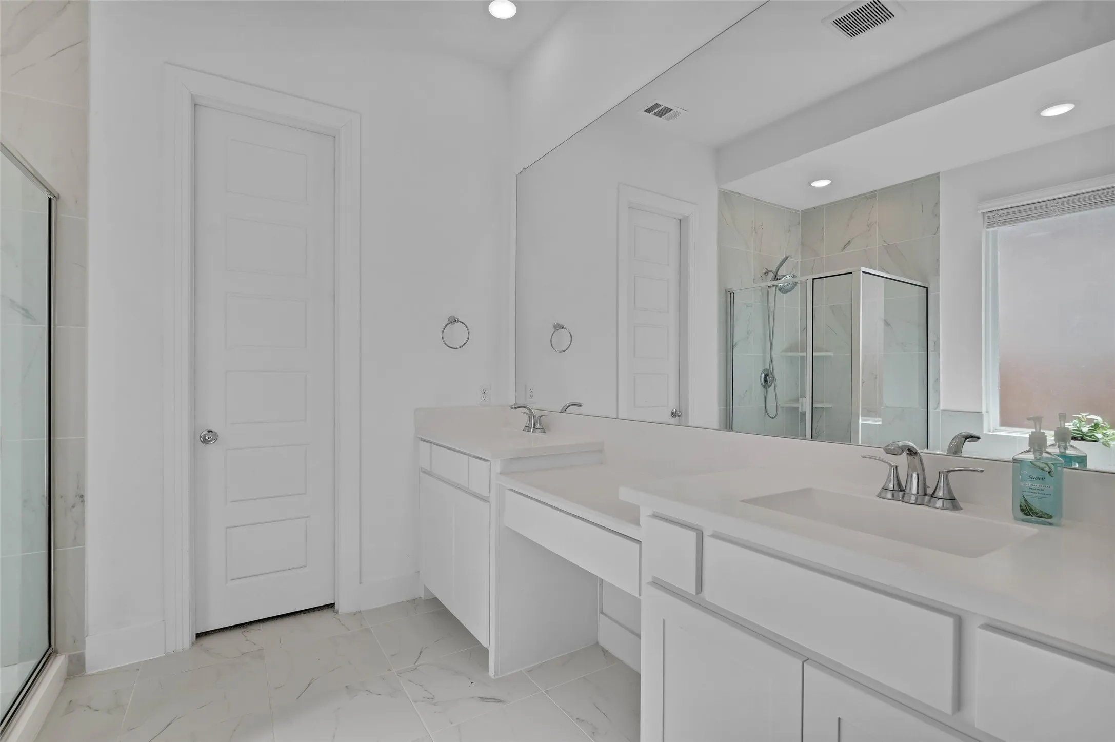 Single Family Residence For Sale in Denton County , 2448 Halter Drive, Aubrey, Texas 76227, 4 Bedroom, 4 Bathroom, 2 Garage spaces, 2,895 Sqft, built in 2024, mls#21369168, Real Estate Agent in Aubrey, Homes For Sale in Denton county, Homes For Sale in Aubrey, Realtor in Aubrey Texas, Real Estate Brokerage Independent Realty Texas, Luminita Cordes Realtor