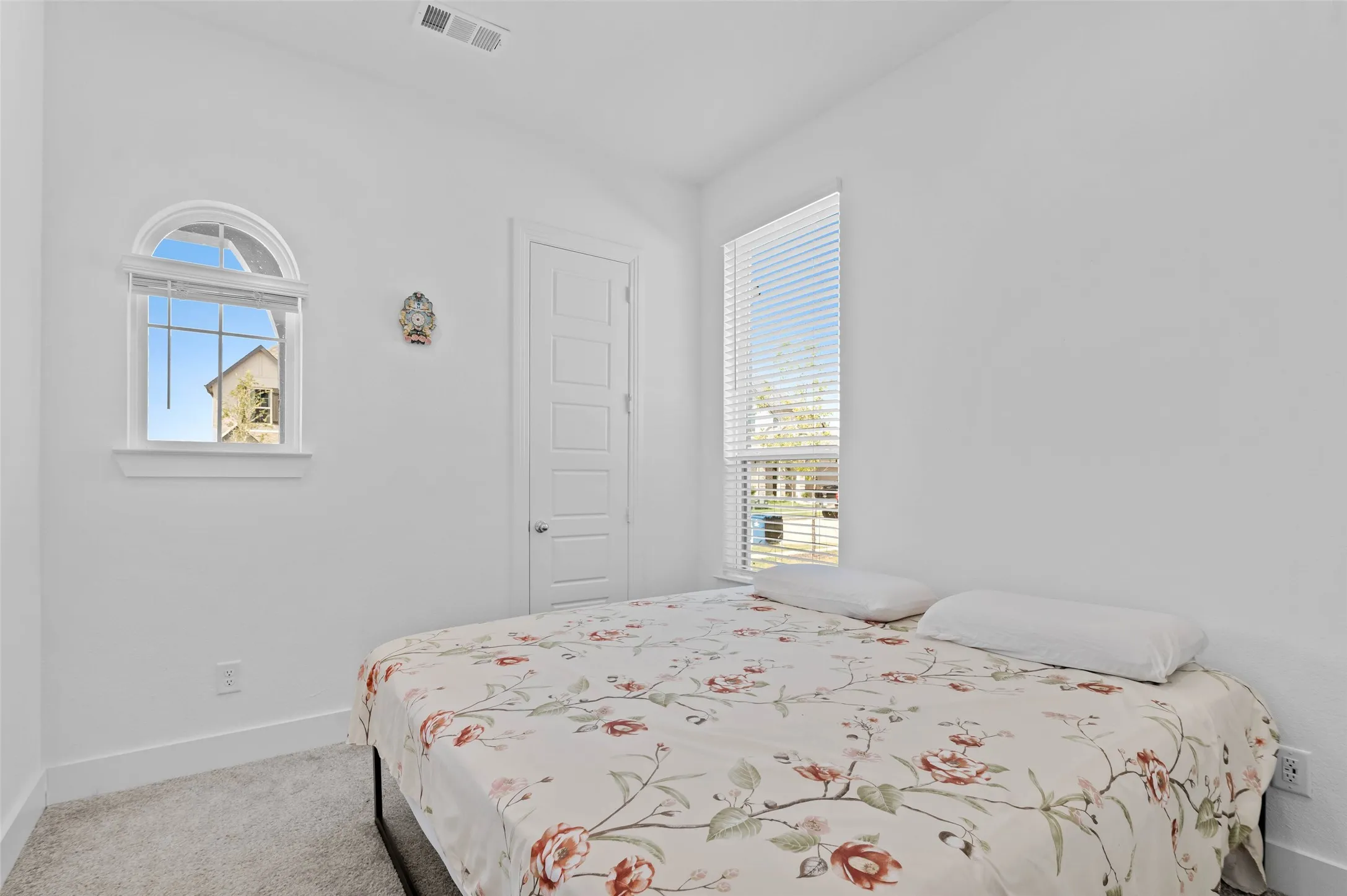 Single Family Residence For Sale in Denton County , 2448 Halter Drive, Aubrey, Texas 76227, 4 Bedroom, 4 Bathroom, 2 Garage spaces, 2,895 Sqft, built in 2024, mls#21369168, Real Estate Agent in Aubrey, Homes For Sale in Denton county, Homes For Sale in Aubrey, Realtor in Aubrey Texas, Real Estate Brokerage Independent Realty Texas, Luminita Cordes Realtor