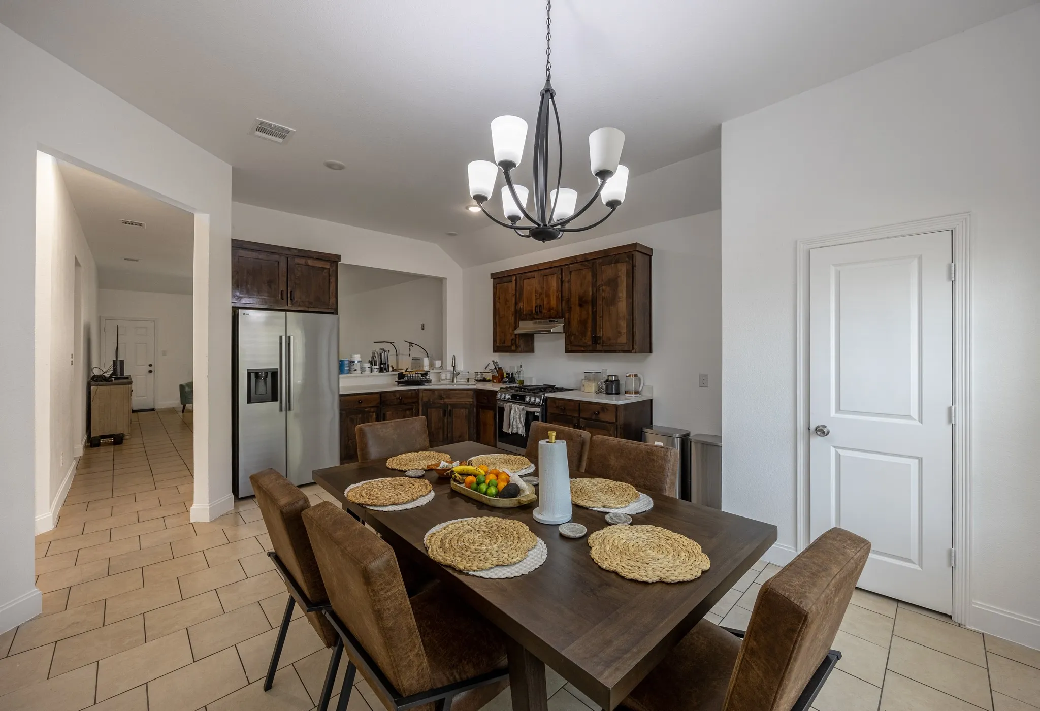 Single Family Residence For Sale in Tarrant County , 1236 E Fogg Street, Fort Worth, Texas 76115, 3 Bedroom, 2 Bathroom, 2 Garage spaces, 1,522 Sqft, built in 2022, mls#21364048, Real Estate Agent in Fort Worth, Homes For Sale in Tarrant county, Homes For Sale in Fort Worth, Realtor in Fort Worth Texas, Real Estate Brokerage Independent Realty Texas, Luminita Cordes Realtor