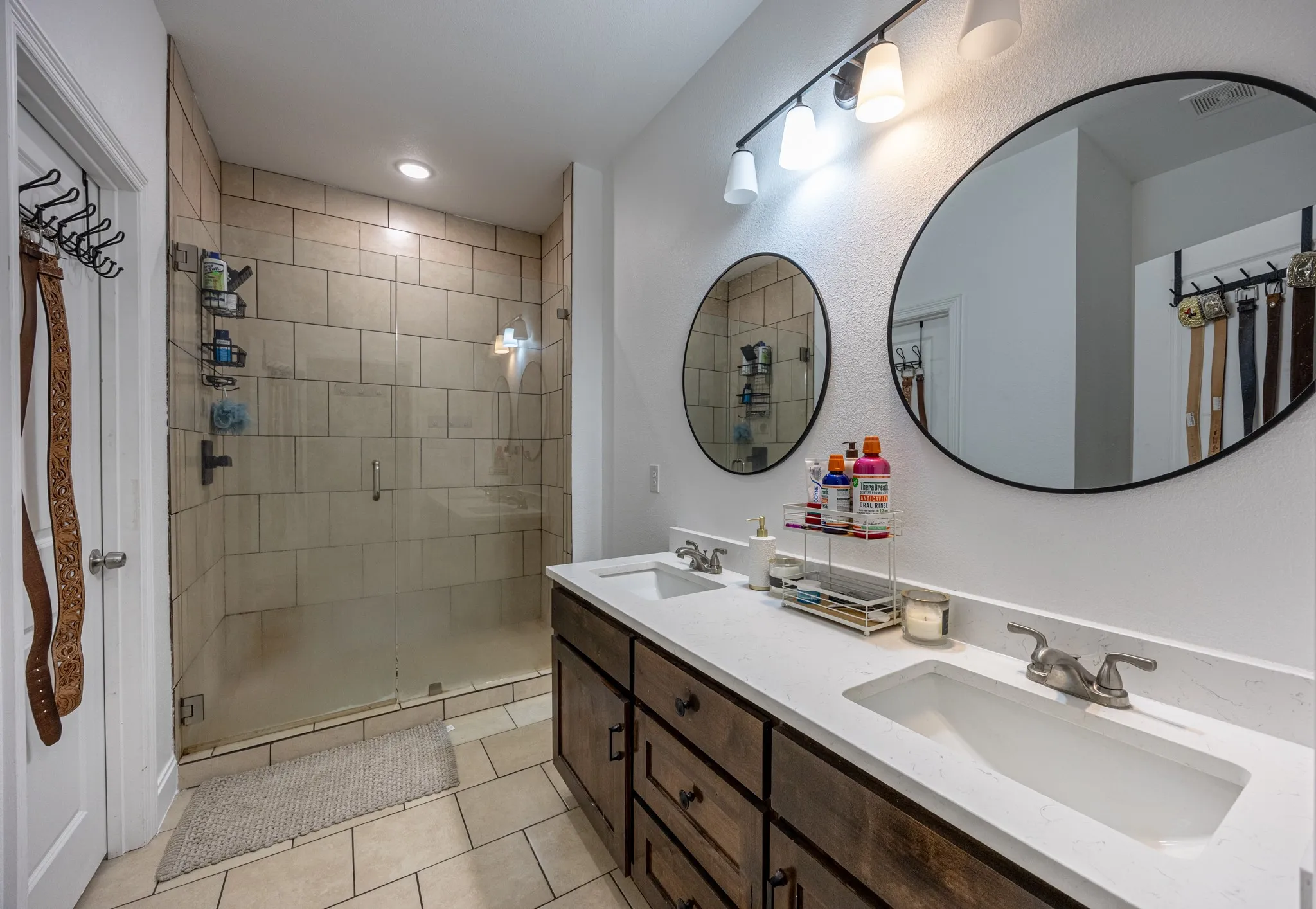 Single Family Residence For Sale in Tarrant County , 1236 E Fogg Street, Fort Worth, Texas 76115, 3 Bedroom, 2 Bathroom, 2 Garage spaces, 1,522 Sqft, built in 2022, mls#21364048, Real Estate Agent in Fort Worth, Homes For Sale in Tarrant county, Homes For Sale in Fort Worth, Realtor in Fort Worth Texas, Real Estate Brokerage Independent Realty Texas, Luminita Cordes Realtor