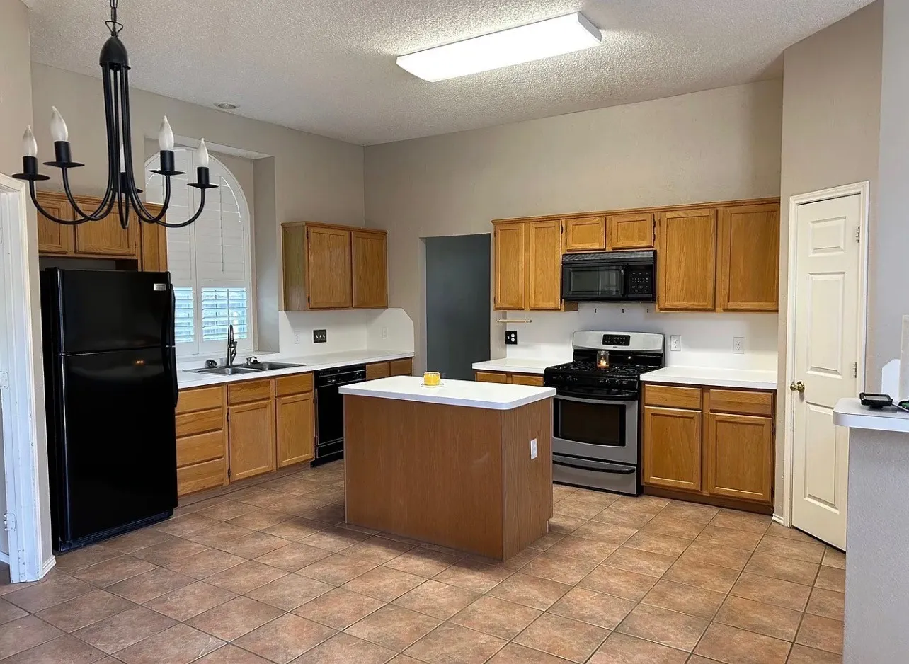 Single Family Residence For Rent in Denton County , 1606 Waterford Drive, Lewisville, Texas 75077, 3 Bedroom, 2 Bathroom, 2 Garage spaces, 1,965 Sqft, built in 1991, mls#21369633, Real Estate Agent in Lewisville, Homes For Rent in Denton county, Homes For Rent in Lewisville, Realtor in Lewisville Texas, Real Estate Brokerage Independent Realty Texas, Luminita Cordes Realtor