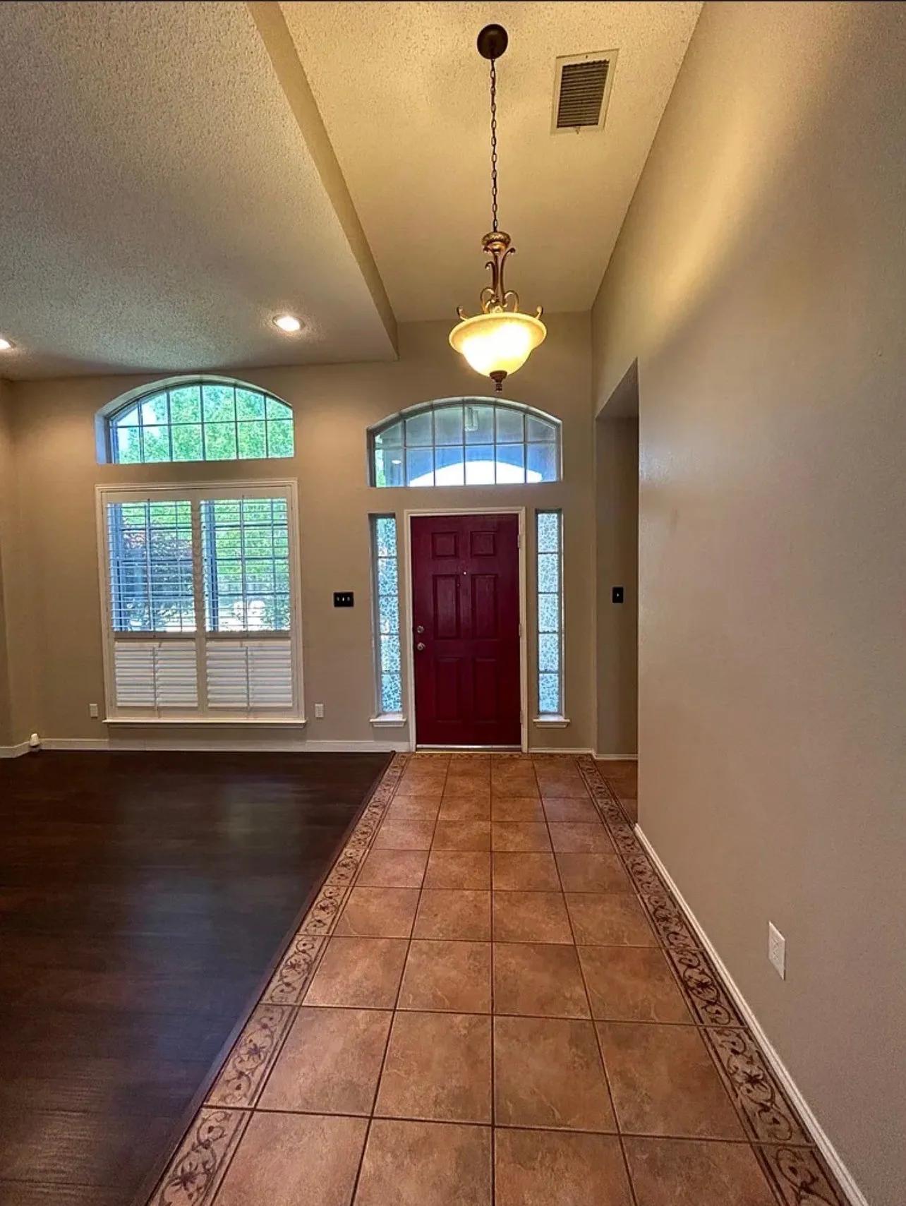 Single Family Residence For Rent in Denton County , 1606 Waterford Drive, Lewisville, Texas 75077, 3 Bedroom, 2 Bathroom, 2 Garage spaces, 1,965 Sqft, built in 1991, mls#21369633, Real Estate Agent in Lewisville, Homes For Rent in Denton county, Homes For Rent in Lewisville, Realtor in Lewisville Texas, Real Estate Brokerage Independent Realty Texas, Luminita Cordes Realtor