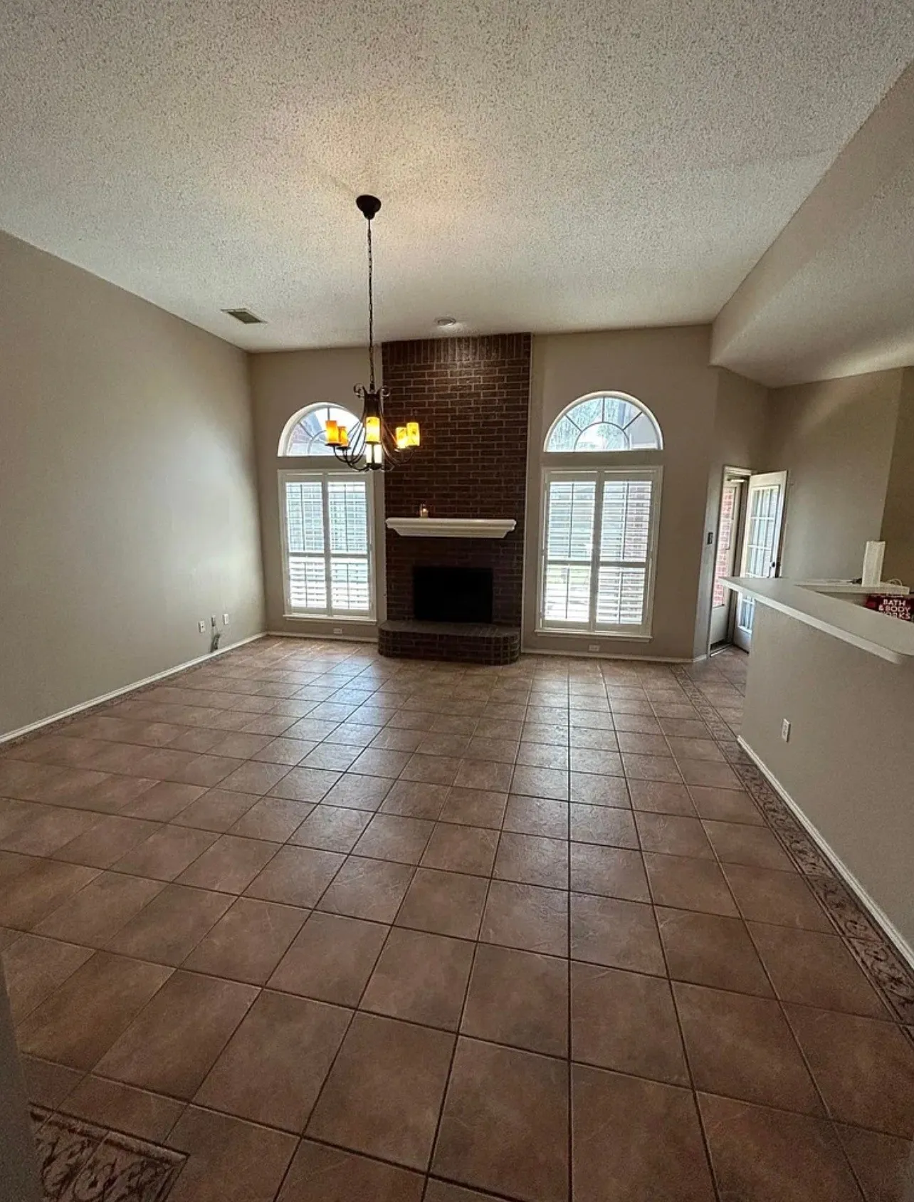 Single Family Residence For Rent in Denton County , 1606 Waterford Drive, Lewisville, Texas 75077, 3 Bedroom, 2 Bathroom, 2 Garage spaces, 1,965 Sqft, built in 1991, mls#21369633, Real Estate Agent in Lewisville, Homes For Rent in Denton county, Homes For Rent in Lewisville, Realtor in Lewisville Texas, Real Estate Brokerage Independent Realty Texas, Luminita Cordes Realtor