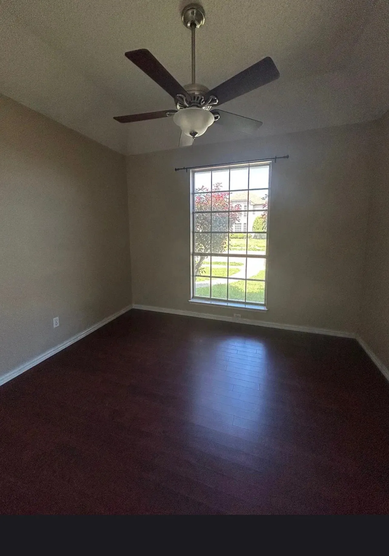 Single Family Residence For Rent in Denton County , 1606 Waterford Drive, Lewisville, Texas 75077, 3 Bedroom, 2 Bathroom, 2 Garage spaces, 1,965 Sqft, built in 1991, mls#21369633, Real Estate Agent in Lewisville, Homes For Rent in Denton county, Homes For Rent in Lewisville, Realtor in Lewisville Texas, Real Estate Brokerage Independent Realty Texas, Luminita Cordes Realtor