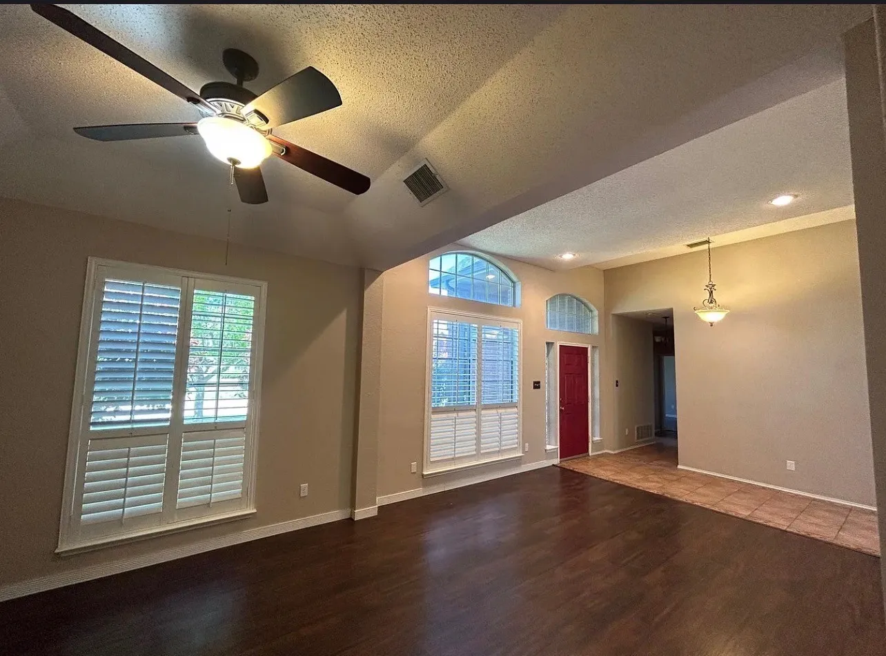 Single Family Residence For Rent in Denton County , 1606 Waterford Drive, Lewisville, Texas 75077, 3 Bedroom, 2 Bathroom, 2 Garage spaces, 1,965 Sqft, built in 1991, mls#21369633, Real Estate Agent in Lewisville, Homes For Rent in Denton county, Homes For Rent in Lewisville, Realtor in Lewisville Texas, Real Estate Brokerage Independent Realty Texas, Luminita Cordes Realtor