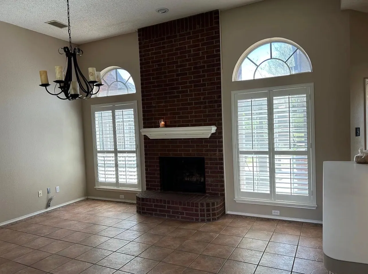 Single Family Residence For Rent in Denton County , 1606 Waterford Drive, Lewisville, Texas 75077, 3 Bedroom, 2 Bathroom, 2 Garage spaces, 1,965 Sqft, built in 1991, mls#21369633, Real Estate Agent in Lewisville, Homes For Rent in Denton county, Homes For Rent in Lewisville, Realtor in Lewisville Texas, Real Estate Brokerage Independent Realty Texas, Luminita Cordes Realtor