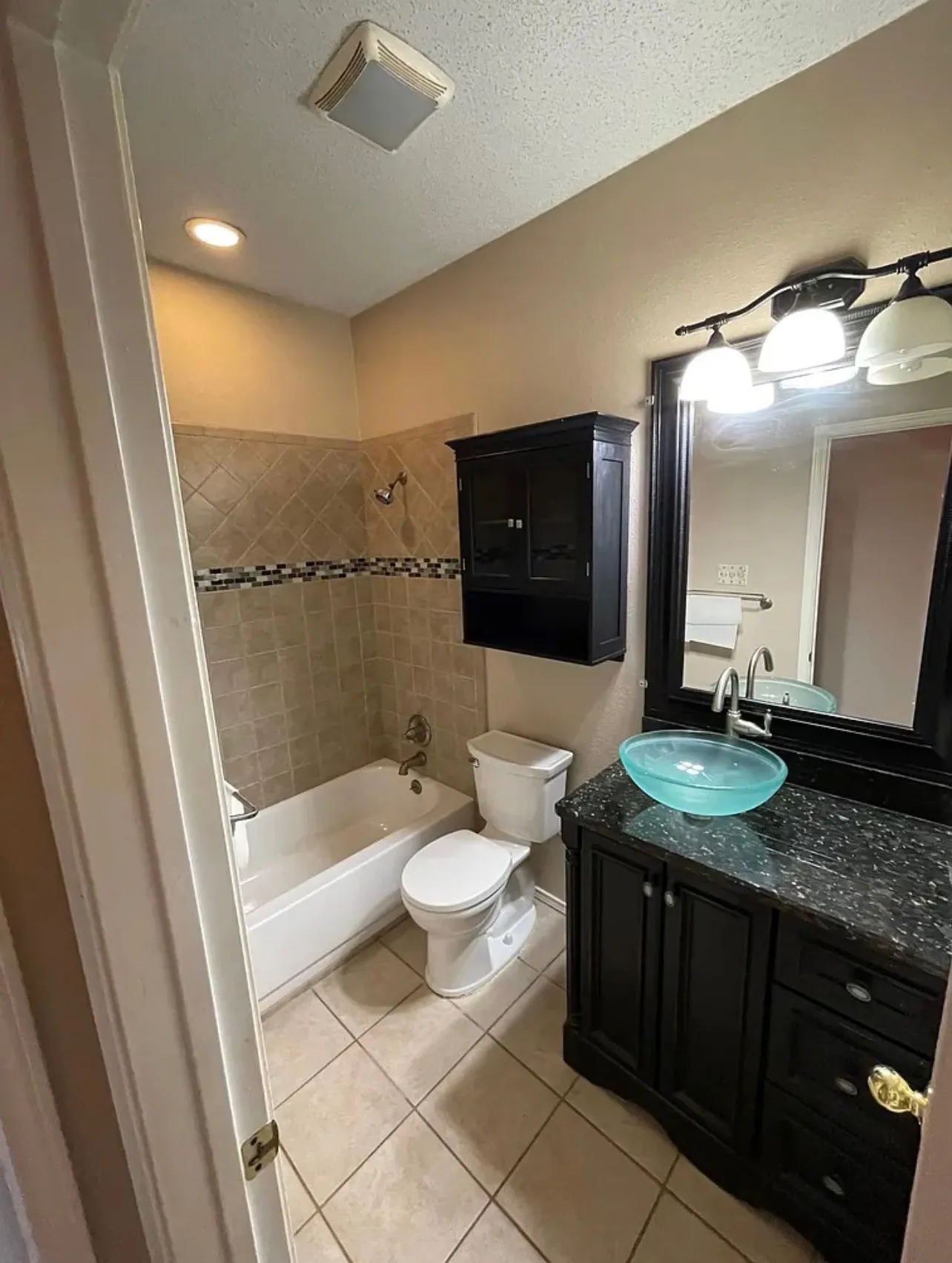 Single Family Residence For Rent in Denton County , 1606 Waterford Drive, Lewisville, Texas 75077, 3 Bedroom, 2 Bathroom, 2 Garage spaces, 1,965 Sqft, built in 1991, mls#21369633, Real Estate Agent in Lewisville, Homes For Rent in Denton county, Homes For Rent in Lewisville, Realtor in Lewisville Texas, Real Estate Brokerage Independent Realty Texas, Luminita Cordes Realtor