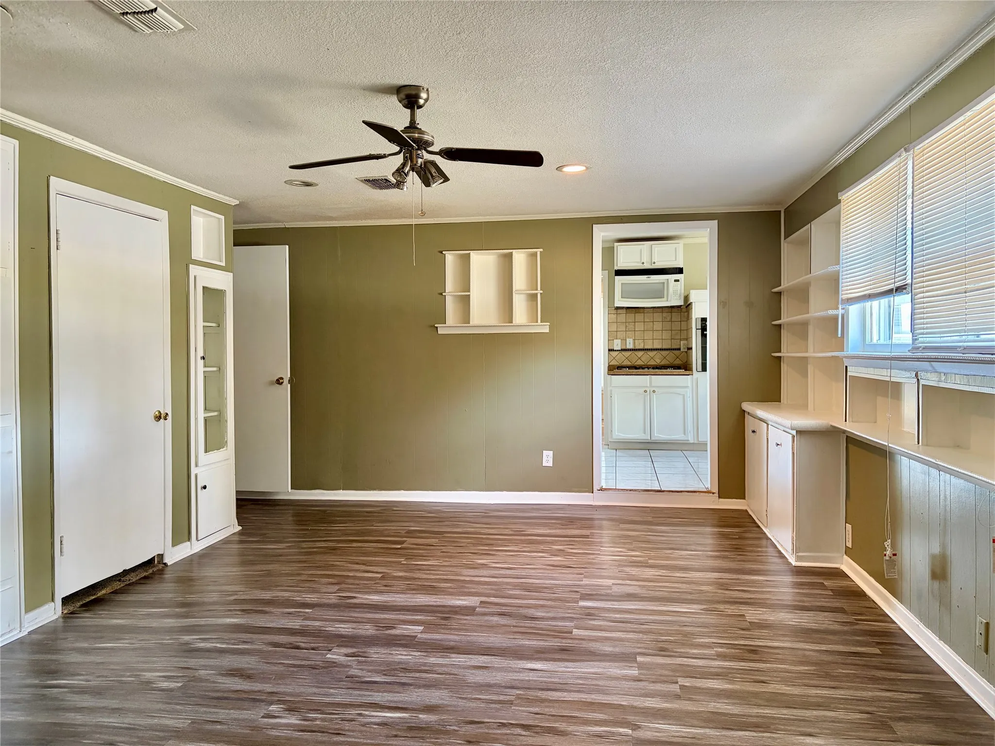Single Family Residence For Sale in Grayson County , 2225 N Shannon Street, Sherman, Texas 75092, 4 Bedroom, 3 Bathroom, Garage spaces, 1,493 Sqft, built in 1950, mls#21369626, Real Estate Agent in Sherman, Homes For Sale in Grayson county, Homes For Sale in Sherman, Realtor in Sherman Texas, Real Estate Brokerage Independent Realty Texas, Luminita Cordes Realtor