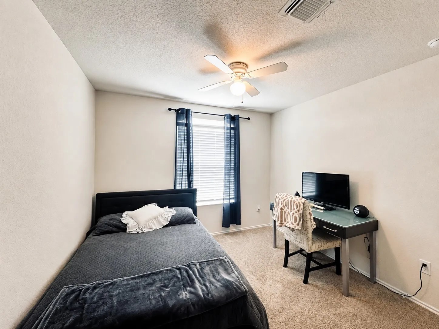 Single Family Residence For Sale in Travis County , 15304 Harkness Pass, Austin, Texas 78725, 4 Bedroom, 2 Bathroom, 2 Garage spaces, 2,029 Sqft, built in 2019, mls#21368546, Real Estate Agent in Austin, Homes For Sale in Travis county, Homes For Sale in Austin, Realtor in Austin Texas, Real Estate Brokerage Independent Realty Texas, Luminita Cordes Realtor