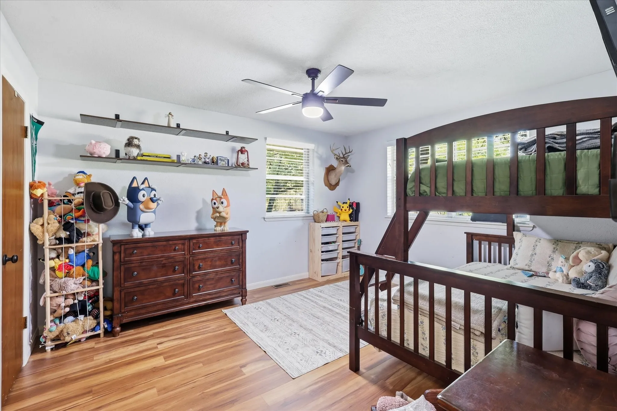 Single Family Residence For Sale in Denton County , 257 Oak Street, Highland Village, Texas 75077, 3 Bedroom, 2 Bathroom, 2 Garage spaces, 1,928 Sqft, built in 1970, mls#21369638, Real Estate Agent in Highland Village, Homes For Sale in Denton county, Homes For Sale in Highland Village, Realtor in Highland Village Texas, Real Estate Brokerage Independent Realty Texas, Luminita Cordes Realtor