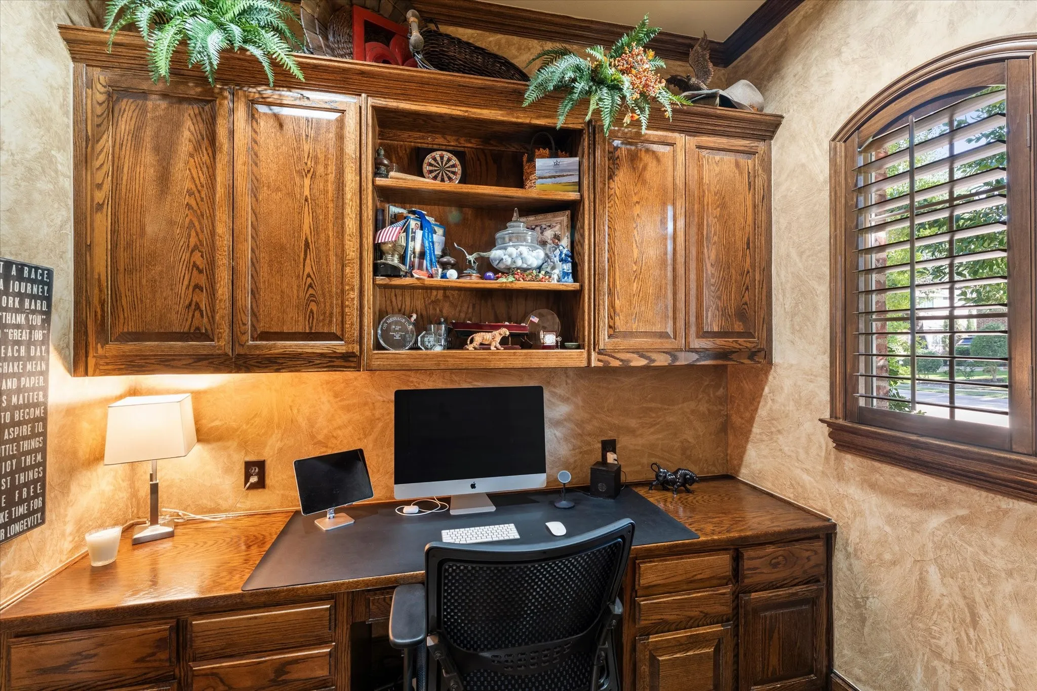 Single Family Residence For Sale in Collin County , 6808 Echo Canyon Drive, Mc Kinney, Texas 75072, 4 Bedroom, 4 Bathroom, 3 Garage spaces, 4,513 Sqft, built in 2004, mls#21369647, Real Estate Agent in Mc Kinney, Homes For Sale in Collin county, Homes For Sale in Mc Kinney, Realtor in Mc Kinney Texas, Real Estate Brokerage Independent Realty Texas, Luminita Cordes Realtor