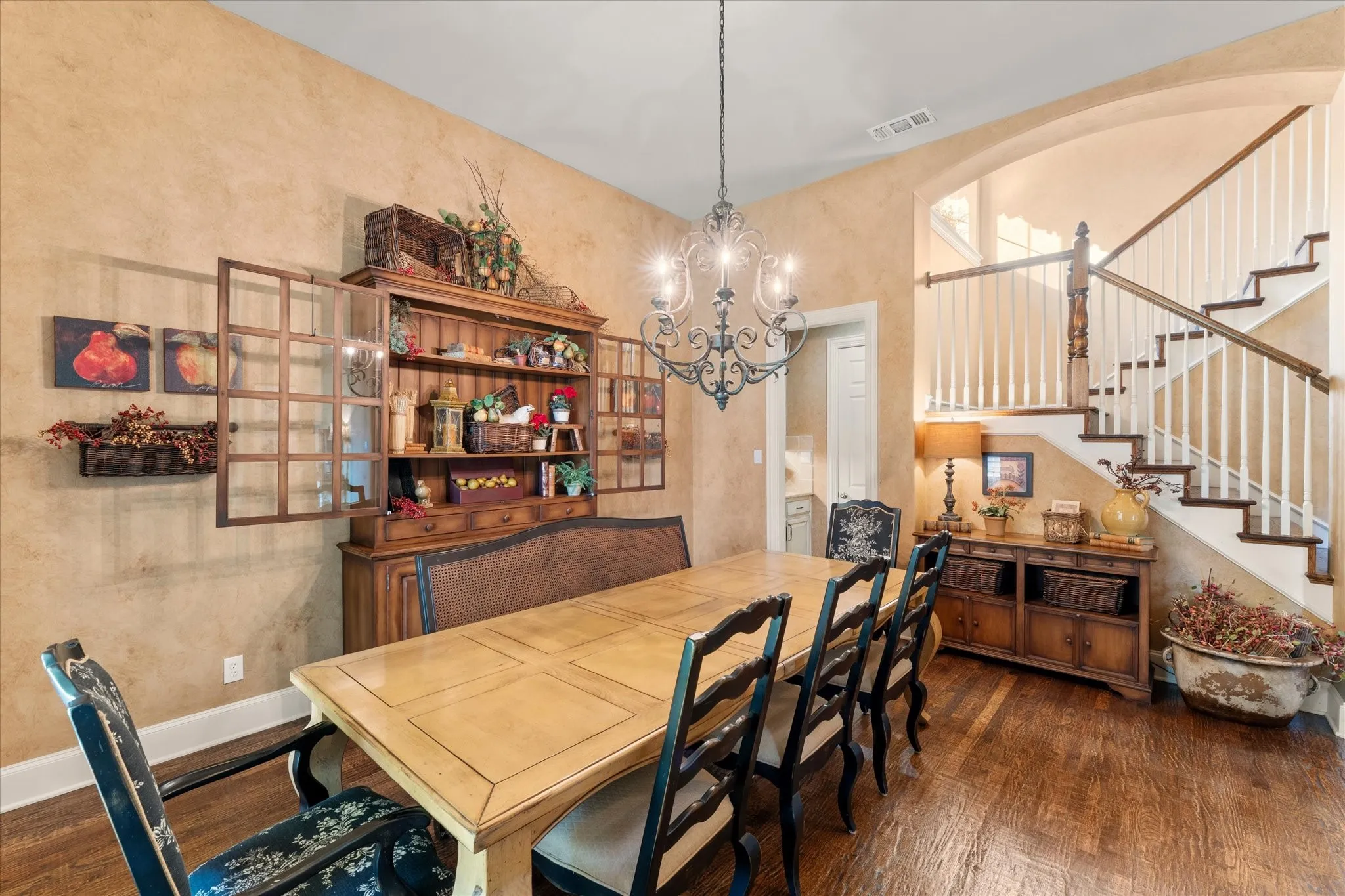 Single Family Residence For Sale in Collin County , 6808 Echo Canyon Drive, Mc Kinney, Texas 75072, 4 Bedroom, 4 Bathroom, 3 Garage spaces, 4,513 Sqft, built in 2004, mls#21369647, Real Estate Agent in Mc Kinney, Homes For Sale in Collin county, Homes For Sale in Mc Kinney, Realtor in Mc Kinney Texas, Real Estate Brokerage Independent Realty Texas, Luminita Cordes Realtor