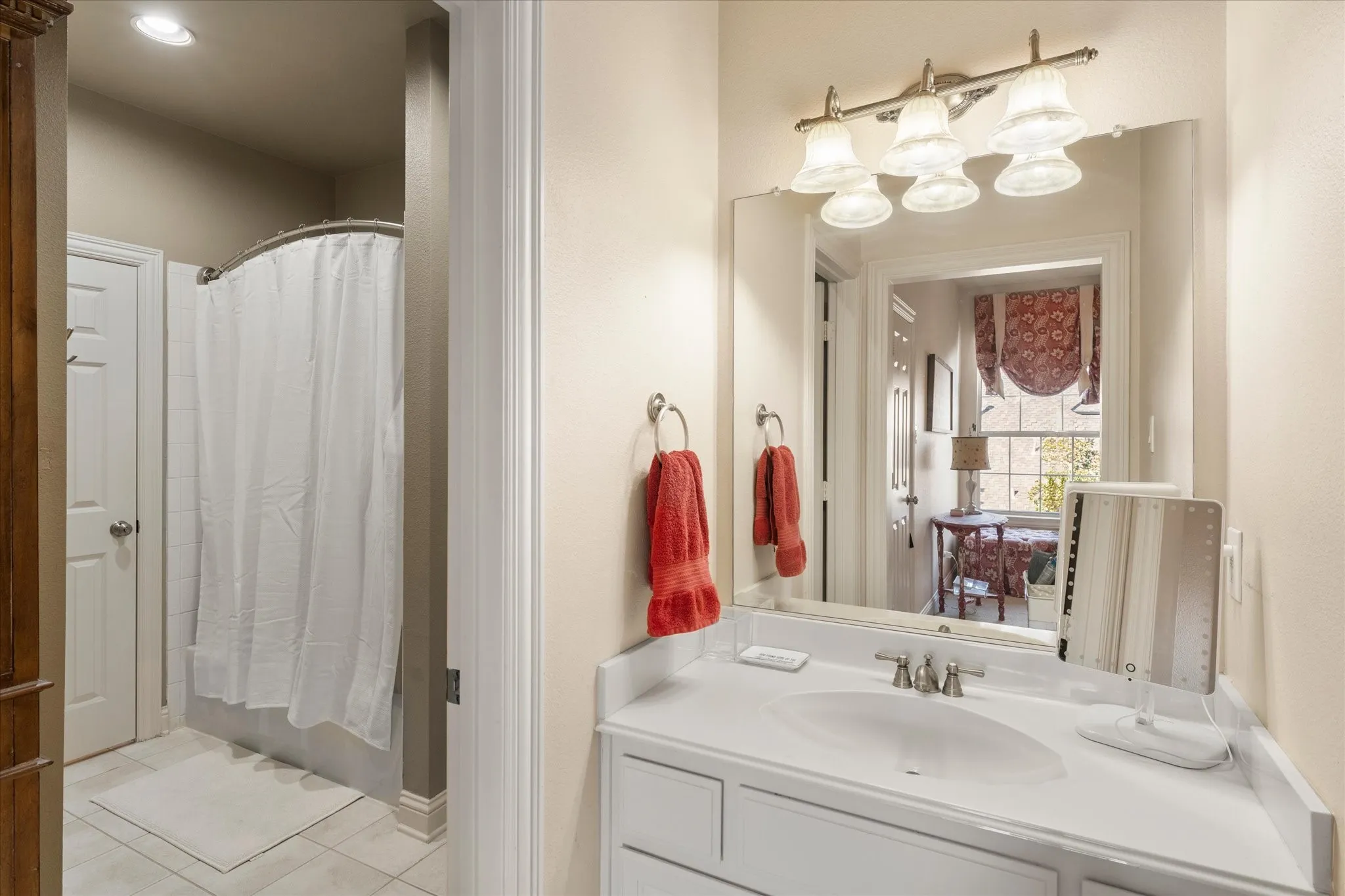 Single Family Residence For Sale in Collin County , 6808 Echo Canyon Drive, Mc Kinney, Texas 75072, 4 Bedroom, 4 Bathroom, 3 Garage spaces, 4,513 Sqft, built in 2004, mls#21369647, Real Estate Agent in Mc Kinney, Homes For Sale in Collin county, Homes For Sale in Mc Kinney, Realtor in Mc Kinney Texas, Real Estate Brokerage Independent Realty Texas, Luminita Cordes Realtor
