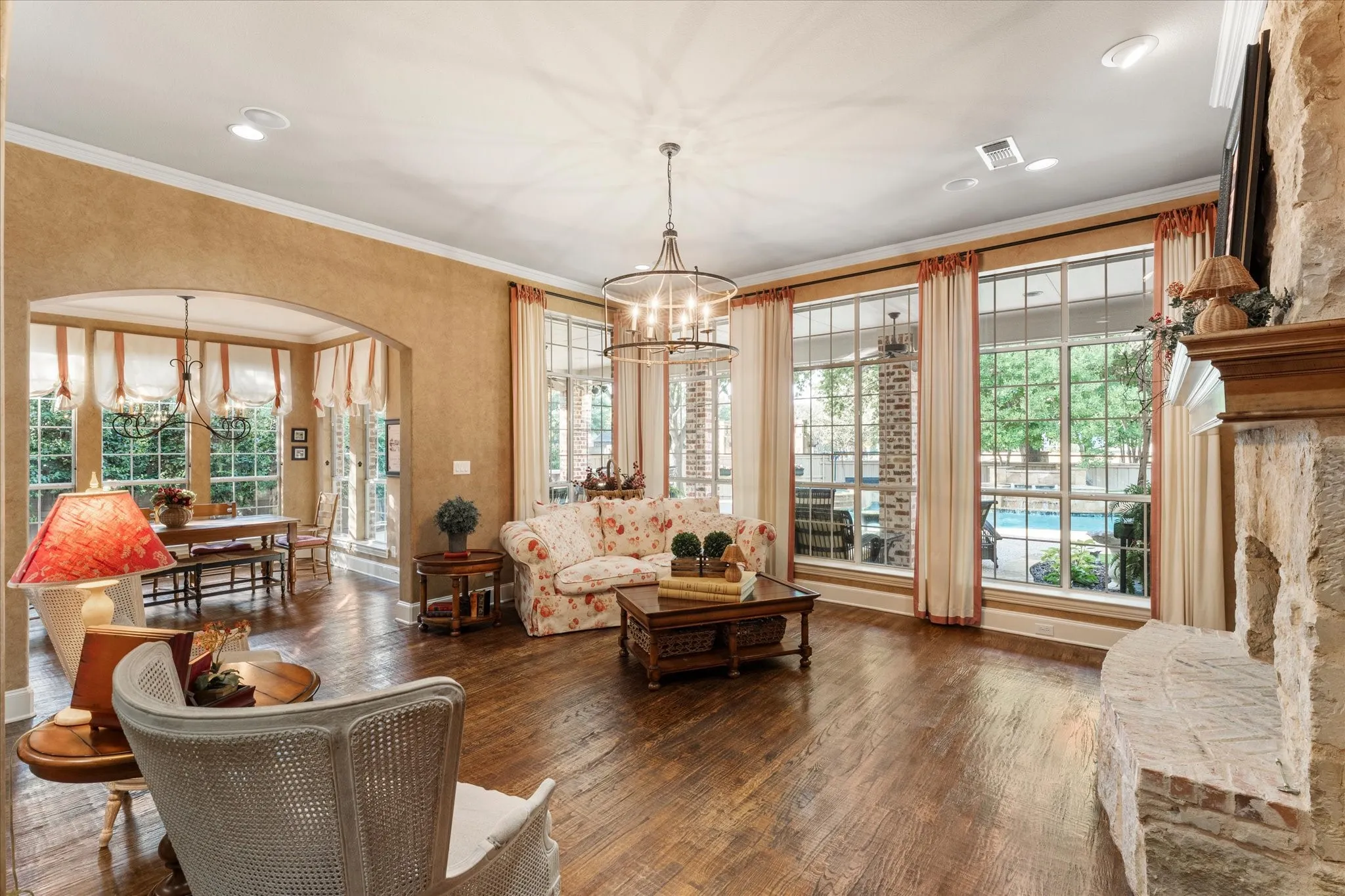 Single Family Residence For Sale in Collin County , 6808 Echo Canyon Drive, Mc Kinney, Texas 75072, 4 Bedroom, 4 Bathroom, 3 Garage spaces, 4,513 Sqft, built in 2004, mls#21369647, Real Estate Agent in Mc Kinney, Homes For Sale in Collin county, Homes For Sale in Mc Kinney, Realtor in Mc Kinney Texas, Real Estate Brokerage Independent Realty Texas, Luminita Cordes Realtor