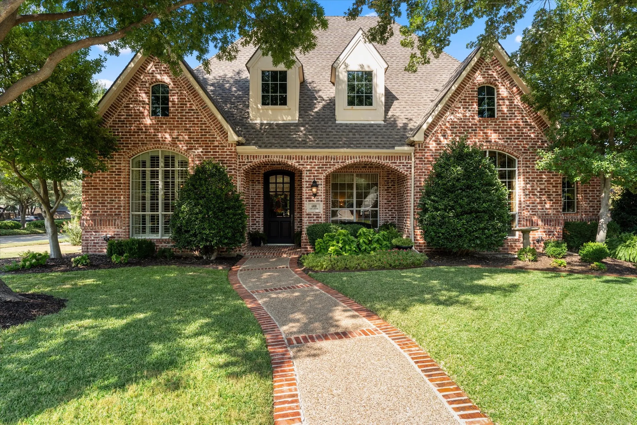 Single Family Residence For Sale in Collin County , 6808 Echo Canyon Drive, Mc Kinney, Texas 75072, 4 Bedroom, 4 Bathroom, 3 Garage spaces, 4,513 Sqft, built in 2004, mls#21369647, Real Estate Agent in Mc Kinney, Homes For Sale in Collin county, Homes For Sale in Mc Kinney, Realtor in Mc Kinney Texas, Real Estate Brokerage Independent Realty Texas, Luminita Cordes Realtor