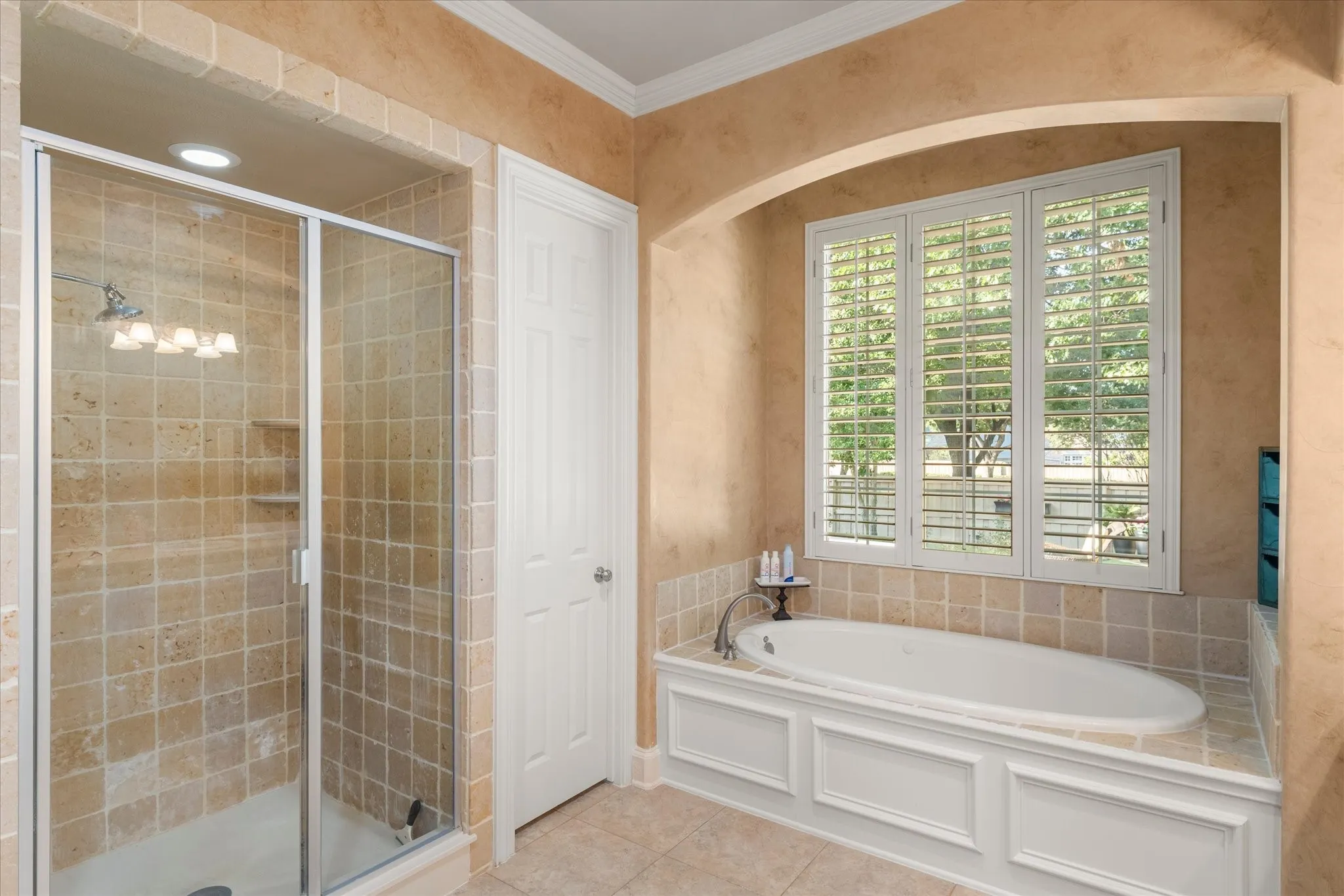 Single Family Residence For Sale in Collin County , 6808 Echo Canyon Drive, Mc Kinney, Texas 75072, 4 Bedroom, 4 Bathroom, 3 Garage spaces, 4,513 Sqft, built in 2004, mls#21369647, Real Estate Agent in Mc Kinney, Homes For Sale in Collin county, Homes For Sale in Mc Kinney, Realtor in Mc Kinney Texas, Real Estate Brokerage Independent Realty Texas, Luminita Cordes Realtor