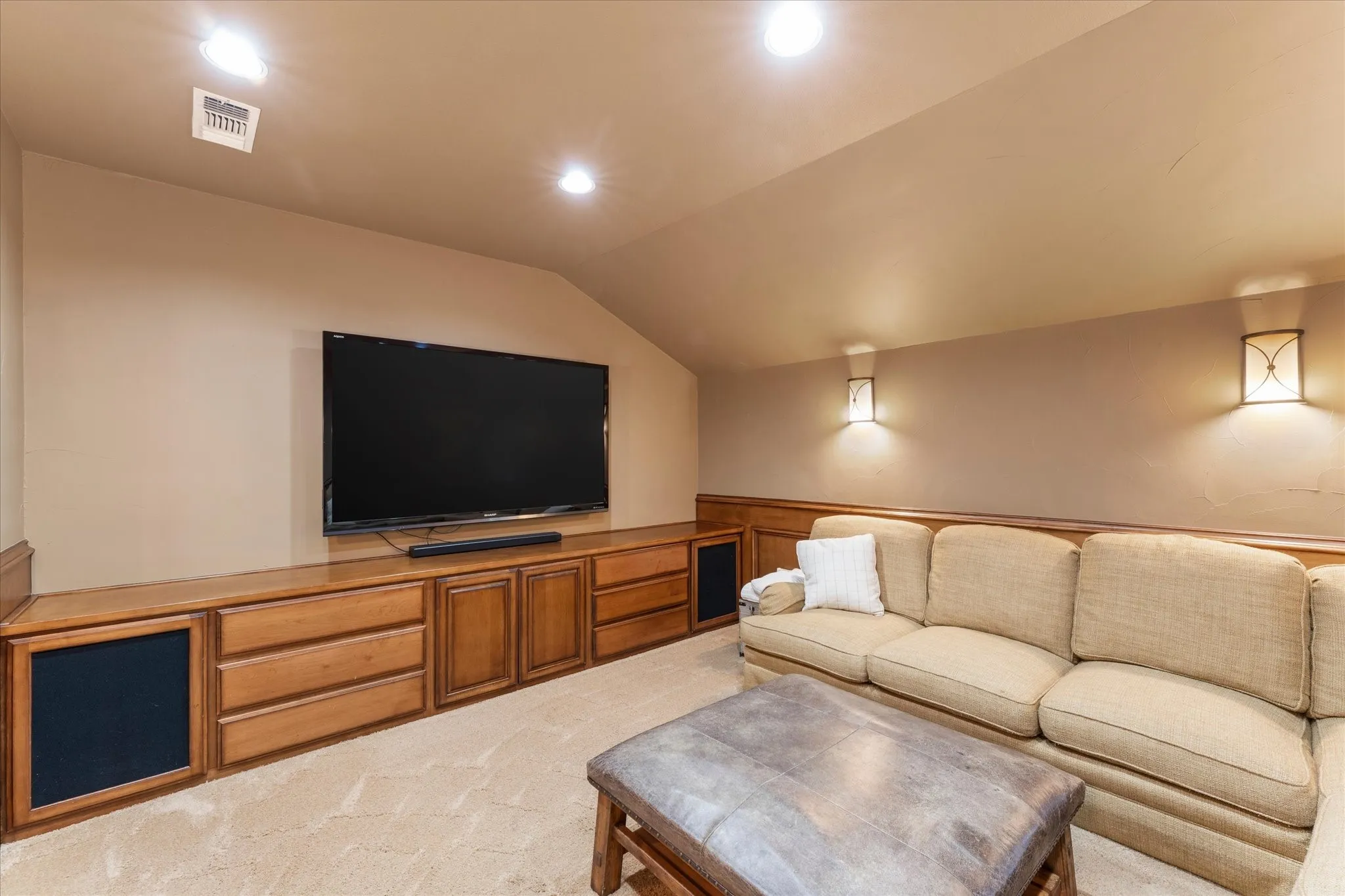 Single Family Residence For Sale in Collin County , 6808 Echo Canyon Drive, Mc Kinney, Texas 75072, 4 Bedroom, 4 Bathroom, 3 Garage spaces, 4,513 Sqft, built in 2004, mls#21369647, Real Estate Agent in Mc Kinney, Homes For Sale in Collin county, Homes For Sale in Mc Kinney, Realtor in Mc Kinney Texas, Real Estate Brokerage Independent Realty Texas, Luminita Cordes Realtor