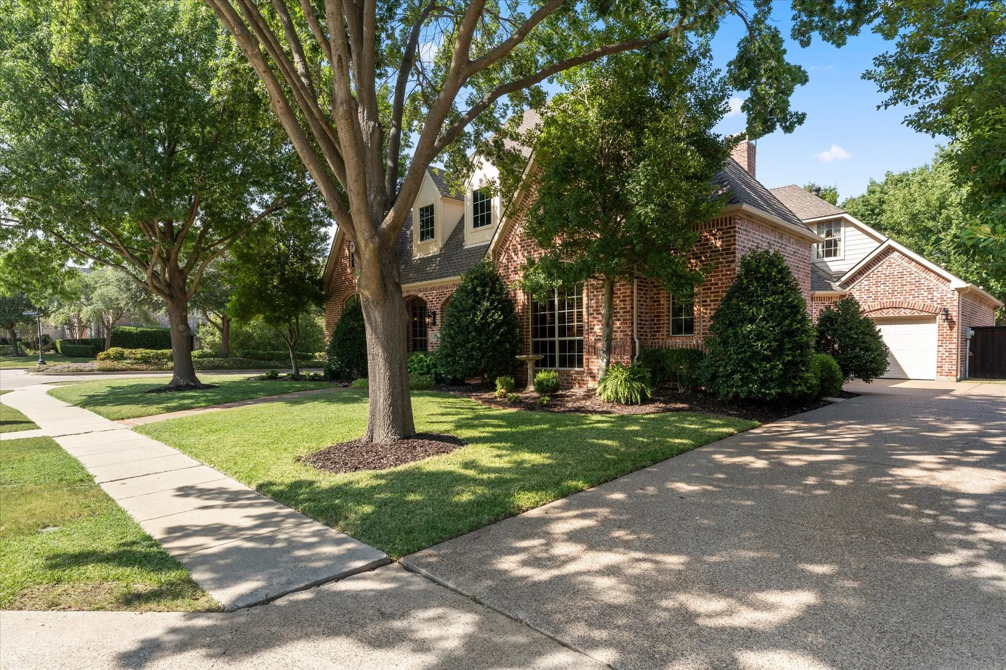 Single Family Residence For Sale in Collin County , 6808 Echo Canyon Drive, Mc Kinney, Texas 75072, 4 Bedroom, 4 Bathroom, 3 Garage spaces, 4,513 Sqft, built in 2004, mls#21369647, Real Estate Agent in Mc Kinney, Homes For Sale in Collin county, Homes For Sale in Mc Kinney, Realtor in Mc Kinney Texas, Real Estate Brokerage Independent Realty Texas, Luminita Cordes Realtor