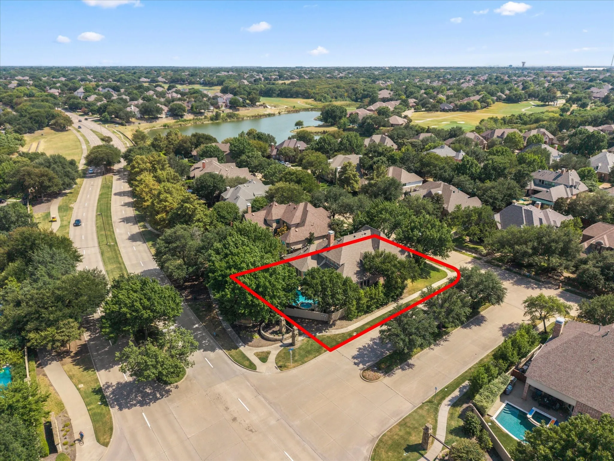 Single Family Residence For Sale in Collin County , 6808 Echo Canyon Drive, Mc Kinney, Texas 75072, 4 Bedroom, 4 Bathroom, 3 Garage spaces, 4,513 Sqft, built in 2004, mls#21369647, Real Estate Agent in Mc Kinney, Homes For Sale in Collin county, Homes For Sale in Mc Kinney, Realtor in Mc Kinney Texas, Real Estate Brokerage Independent Realty Texas, Luminita Cordes Realtor