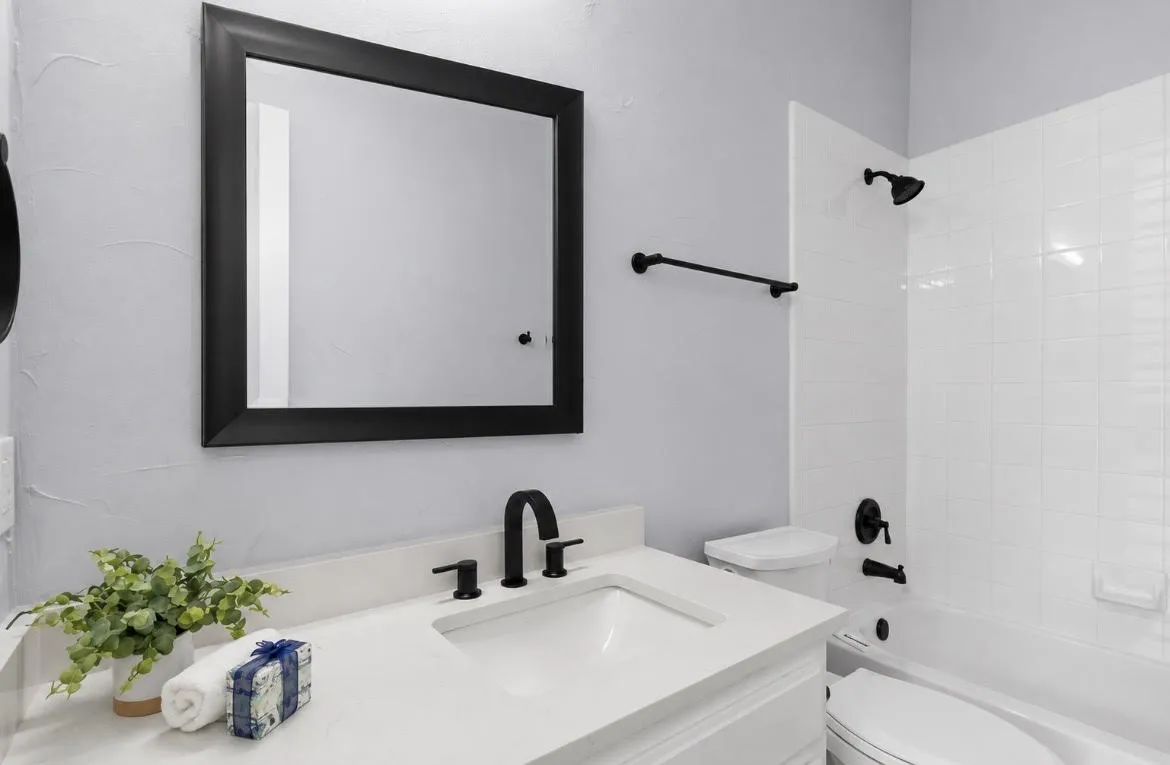 Ensuite guest bath first floor